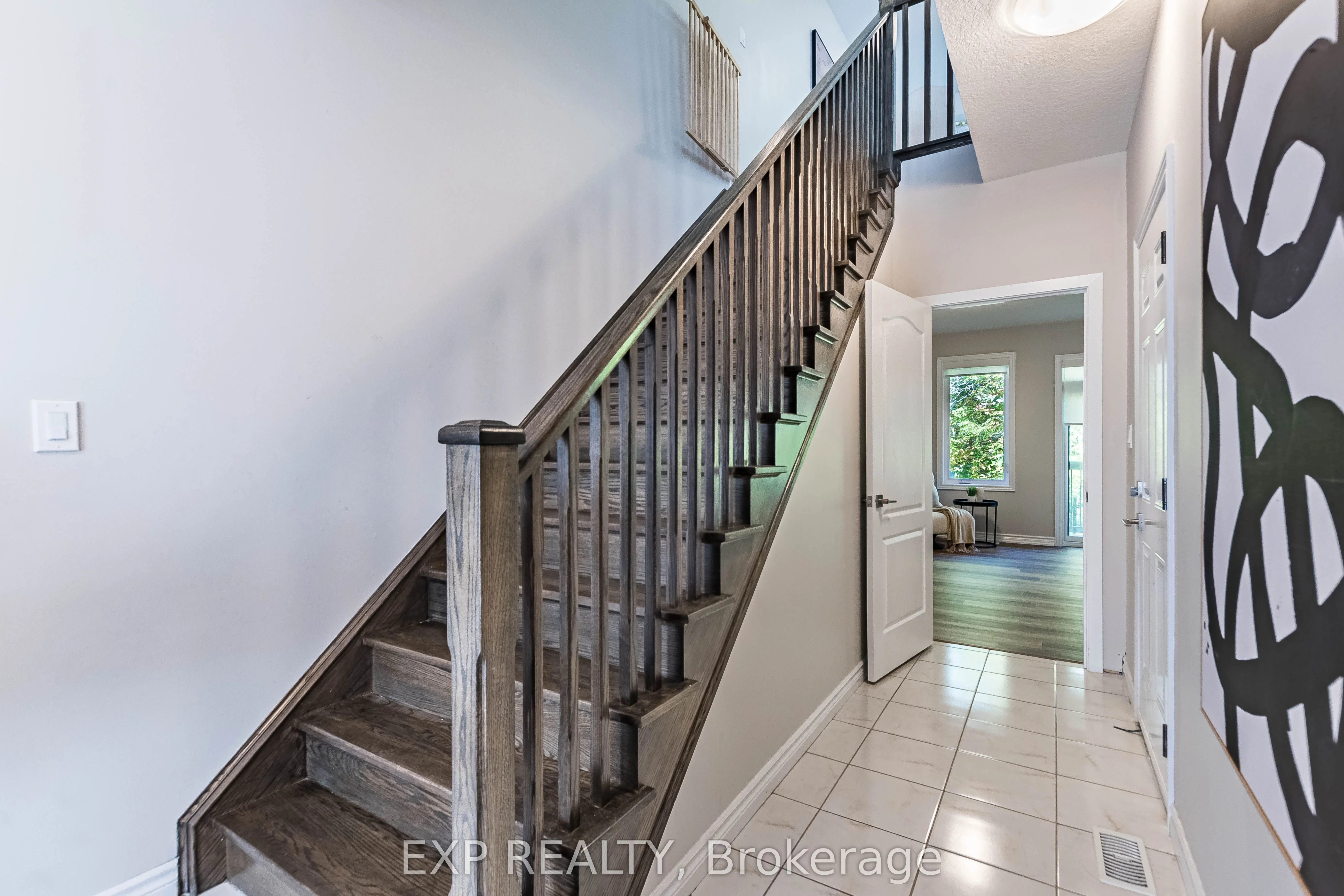 445 Ontario Street S, #7