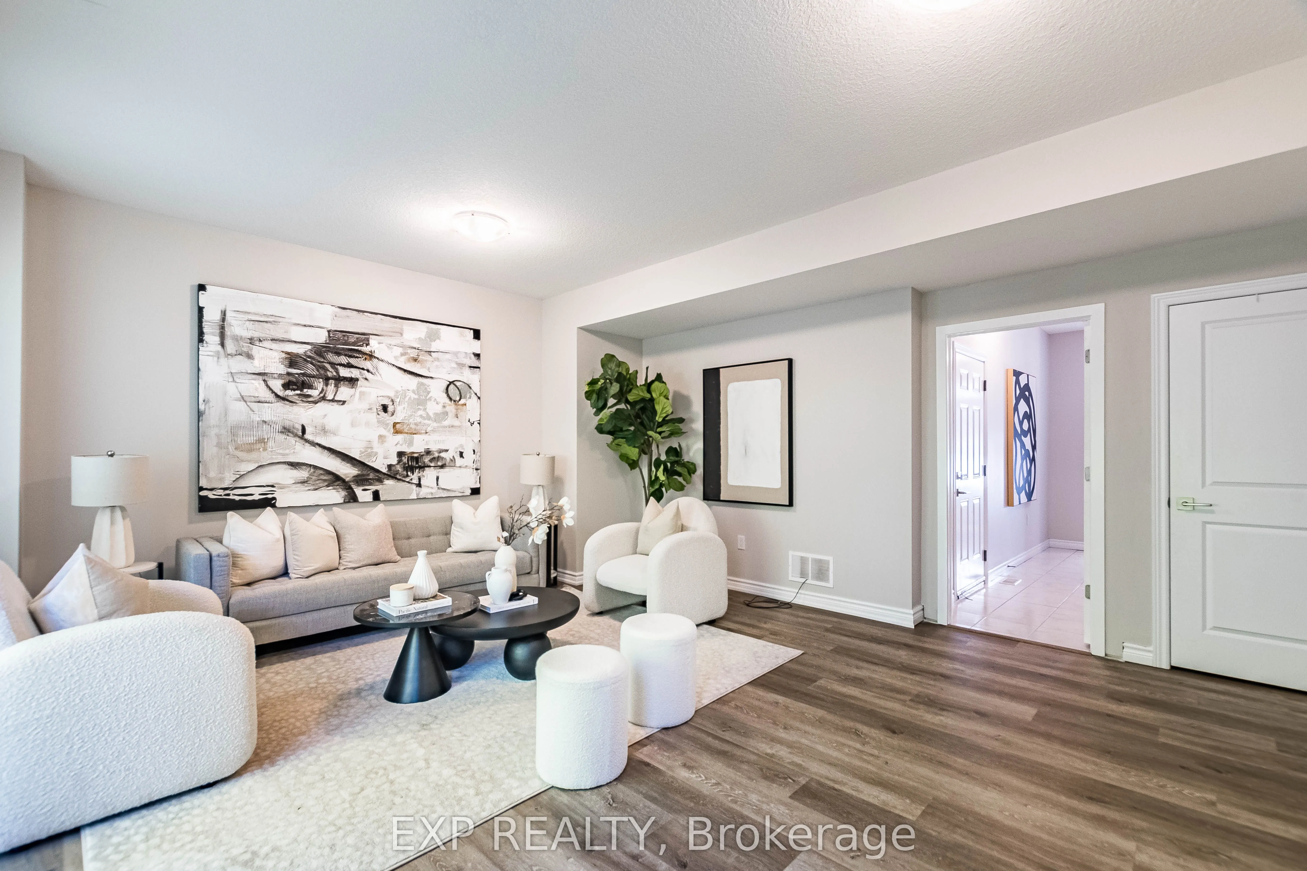 445 Ontario Street S, #7