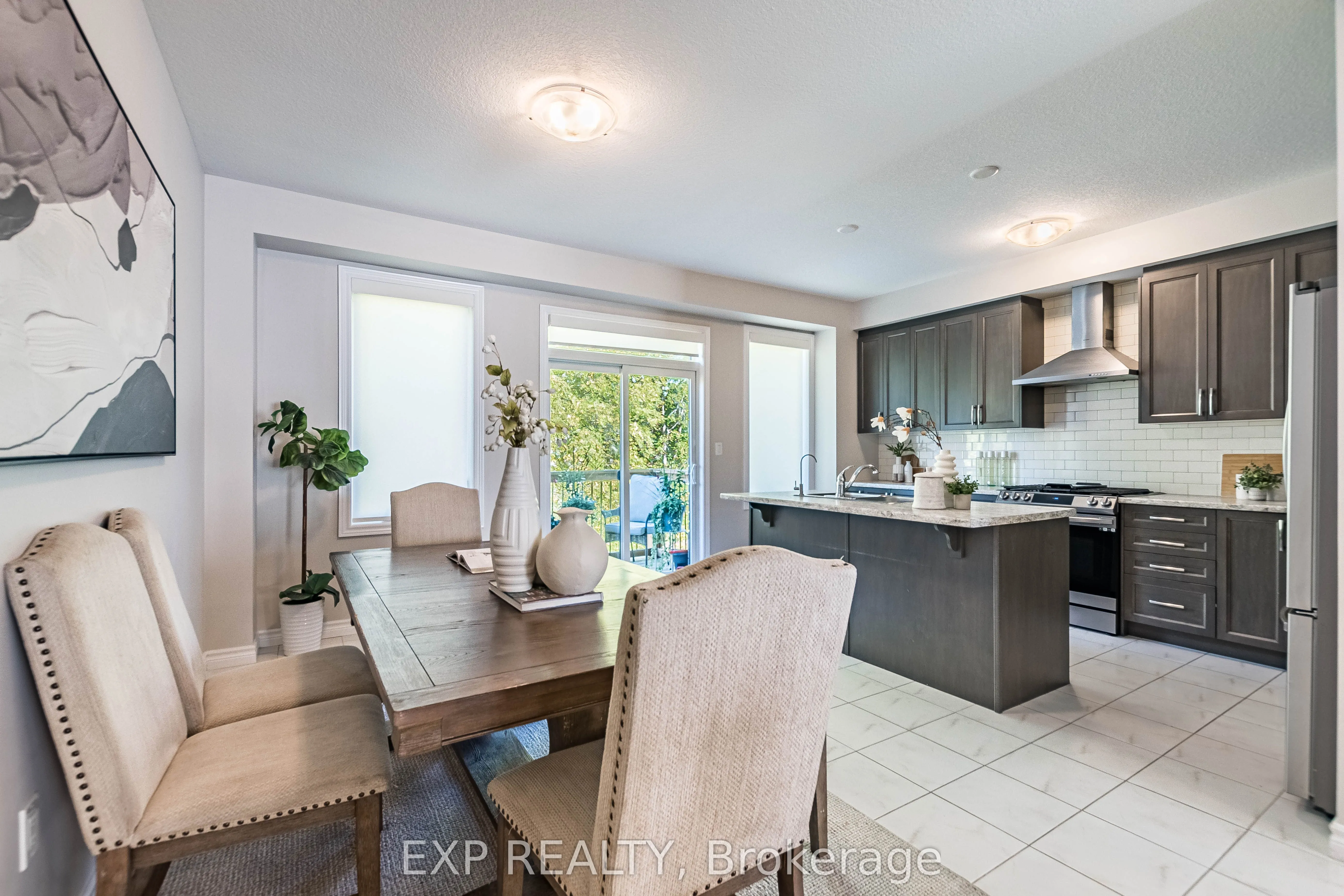 445 Ontario Street S, #7