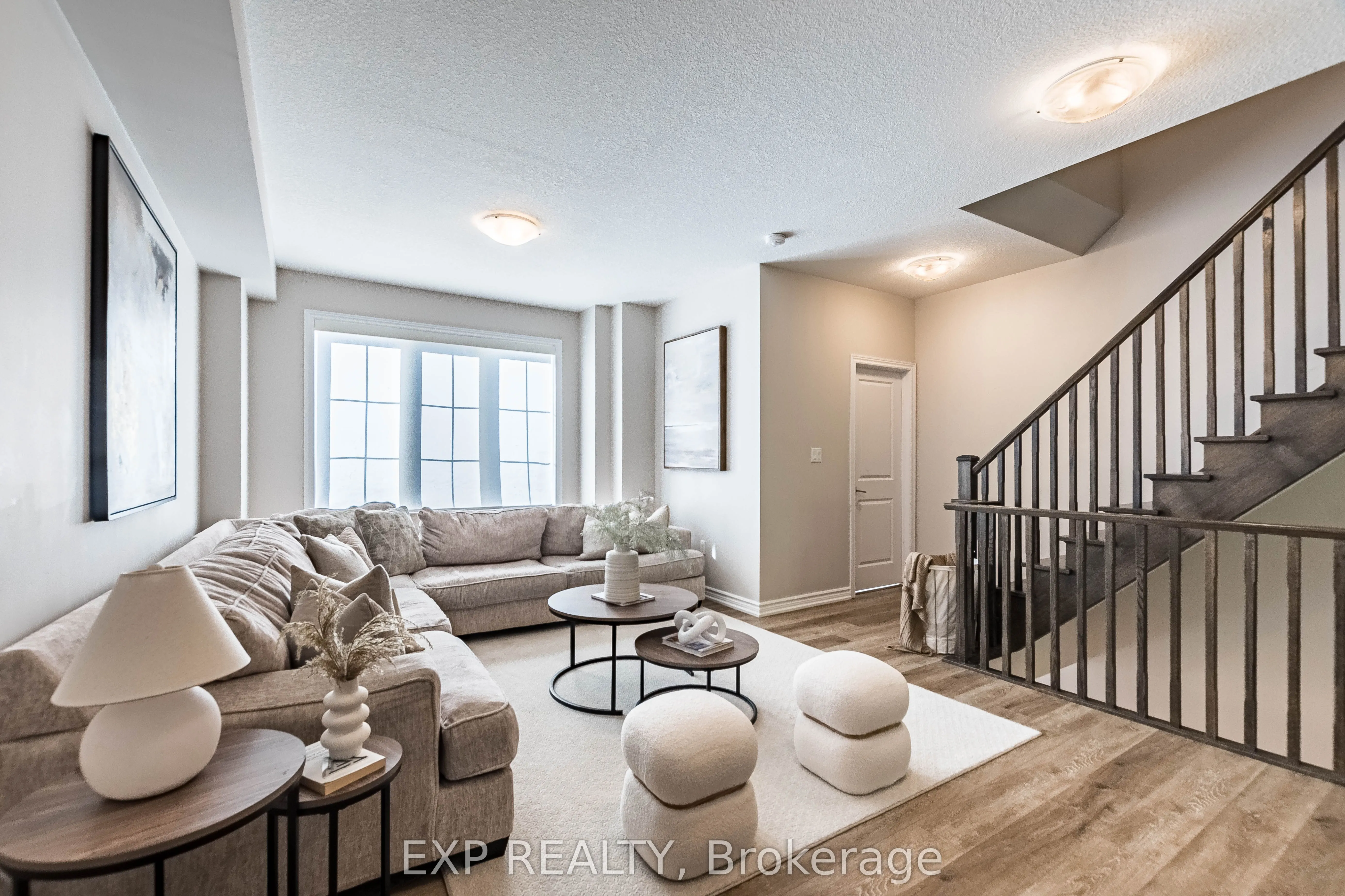 445 Ontario Street S, #7