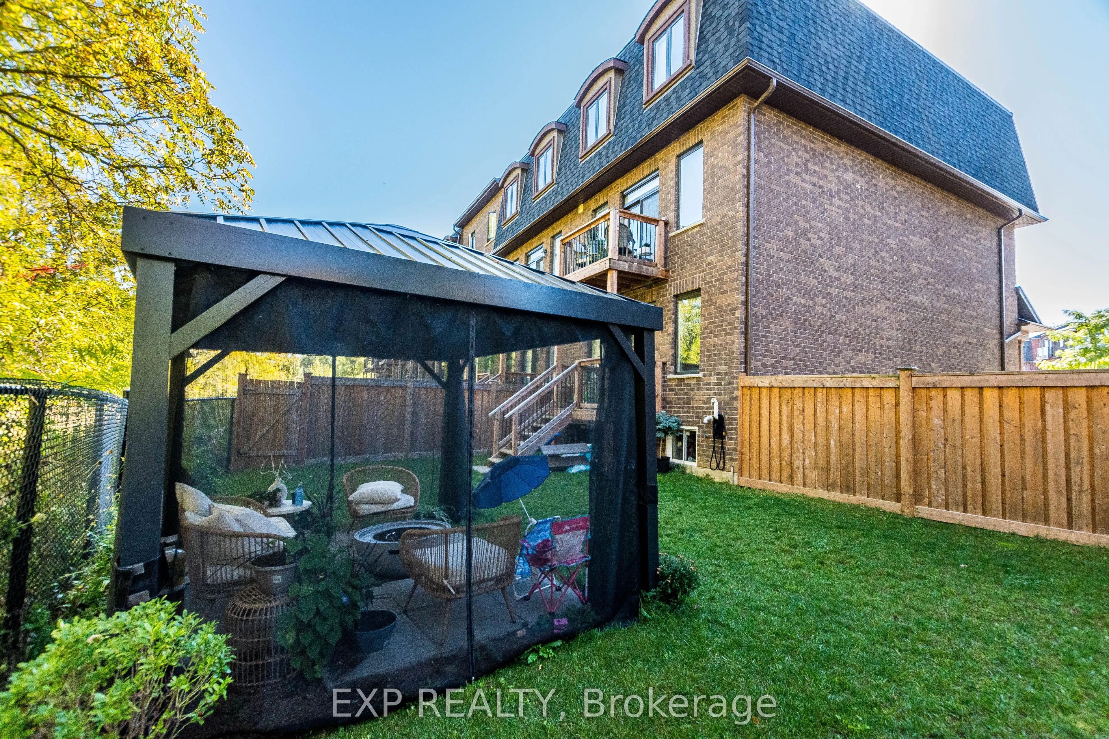 445 Ontario Street S, #7