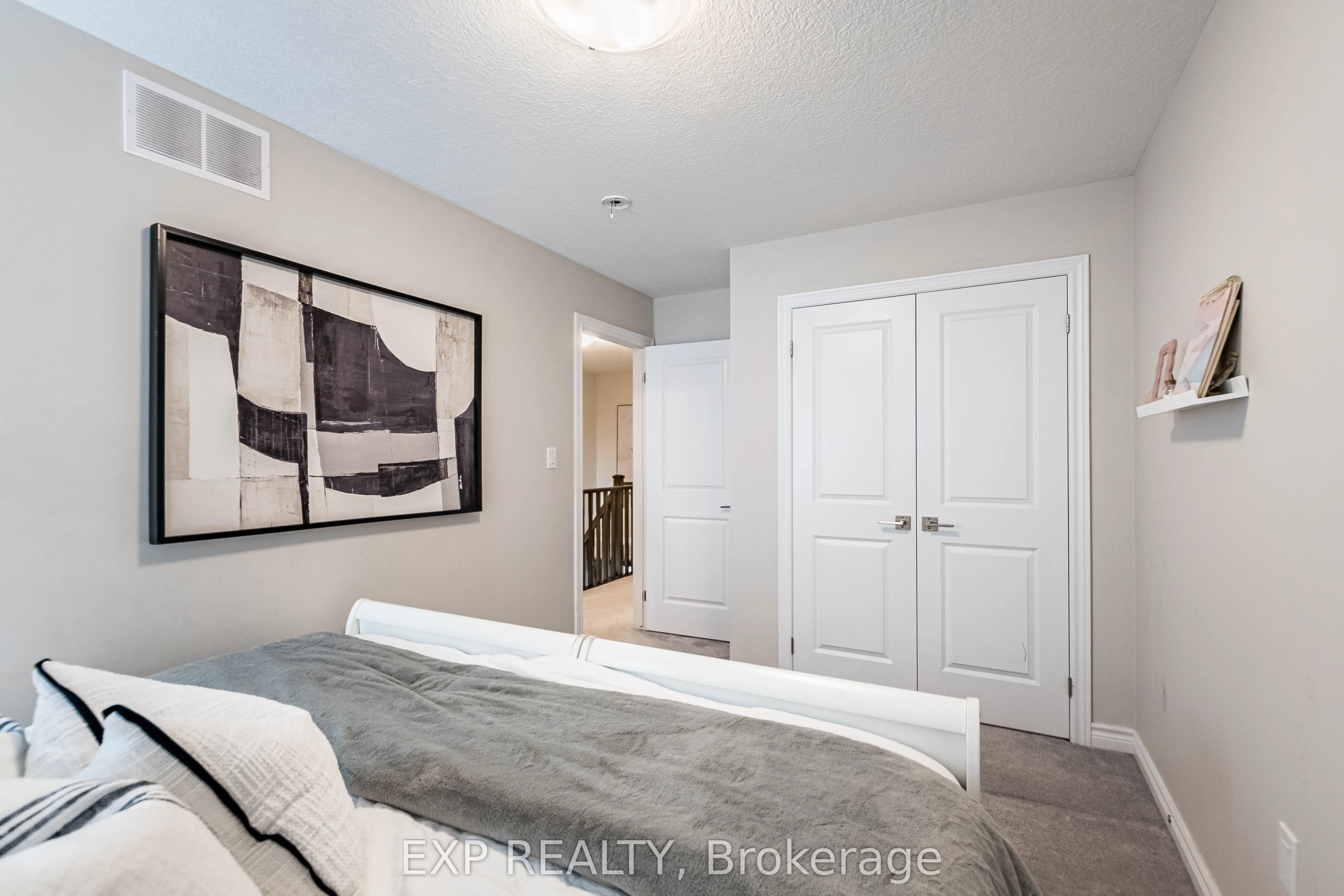 445 Ontario Street S, #7