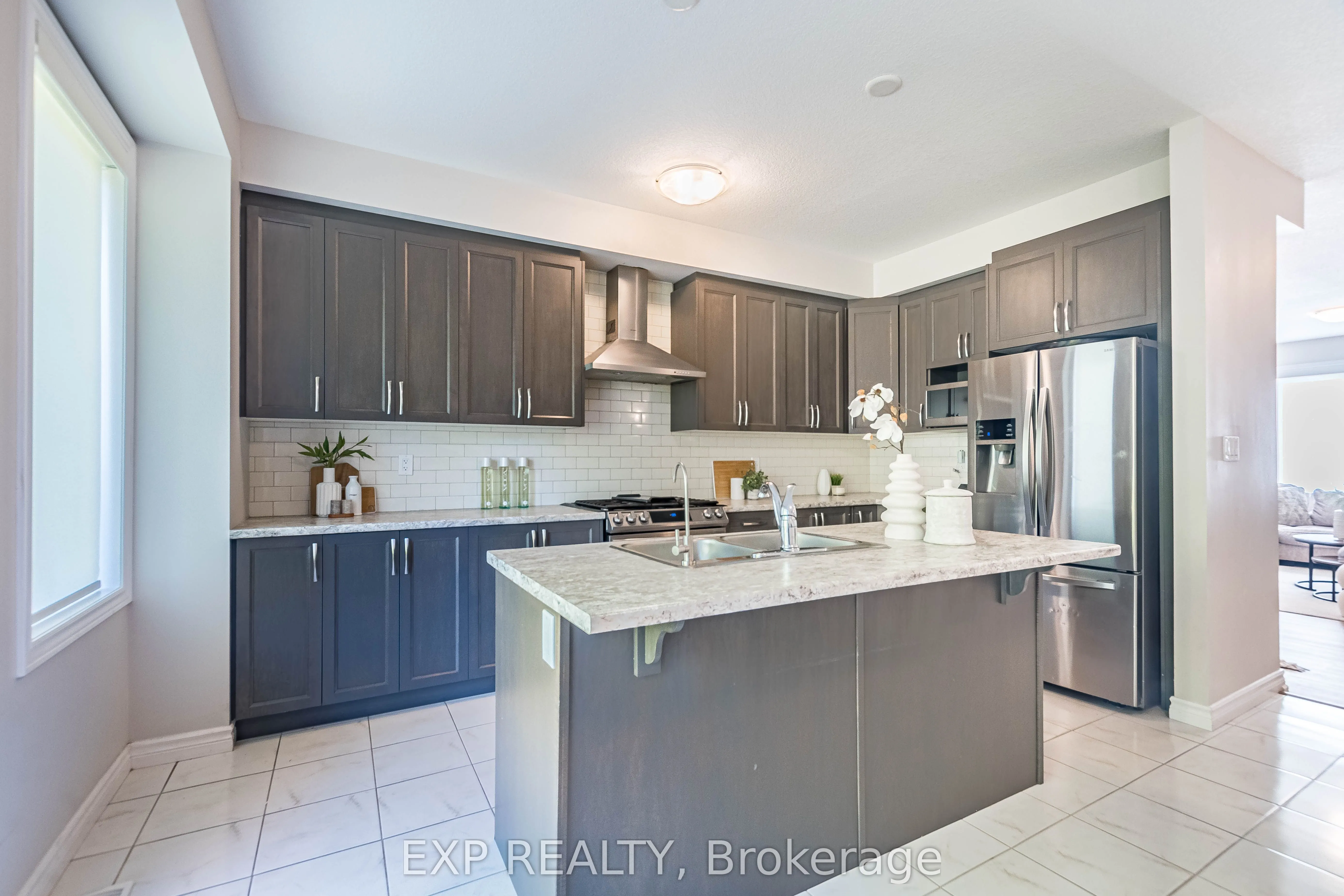 445 Ontario Street S, #7