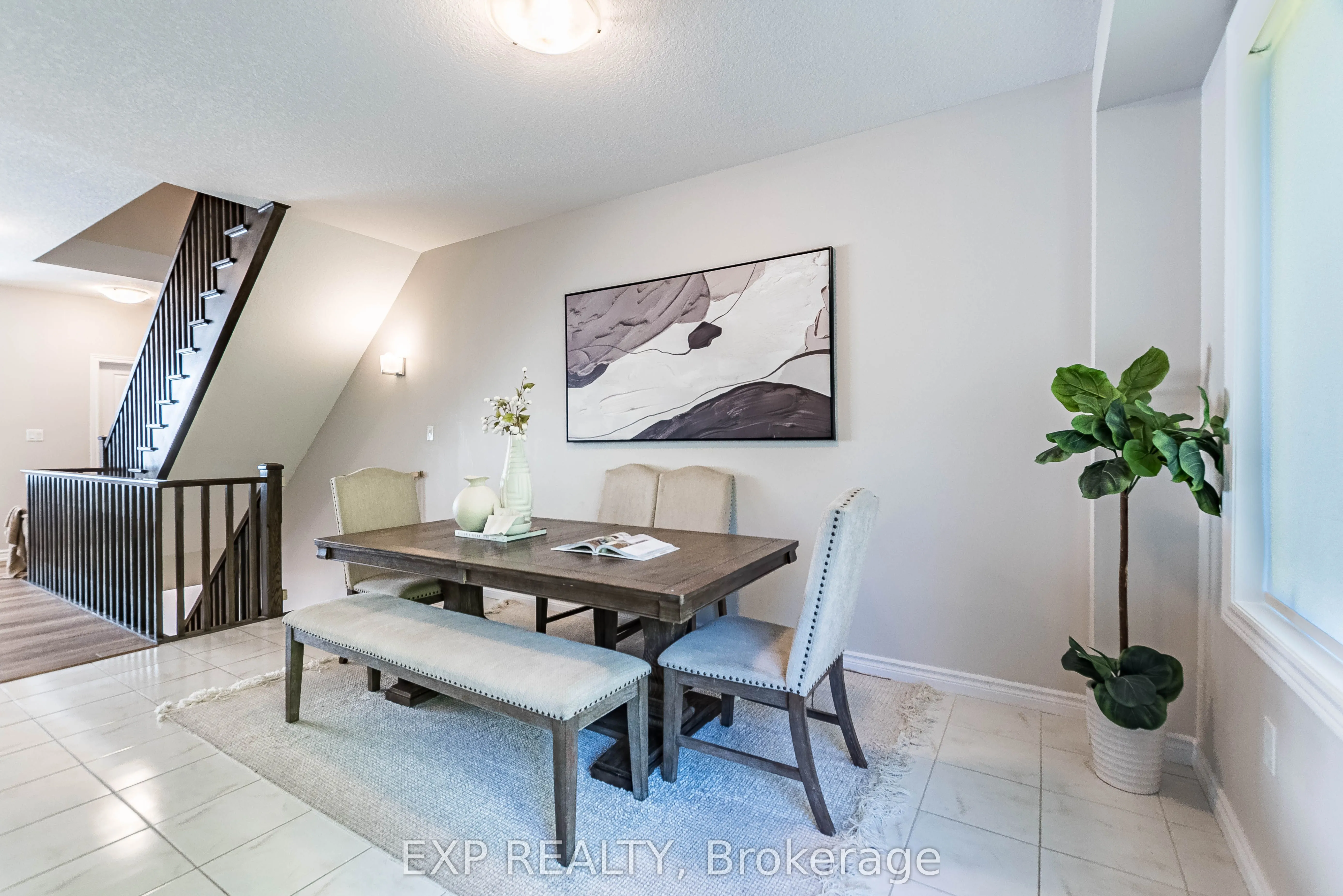 445 Ontario Street S, #7