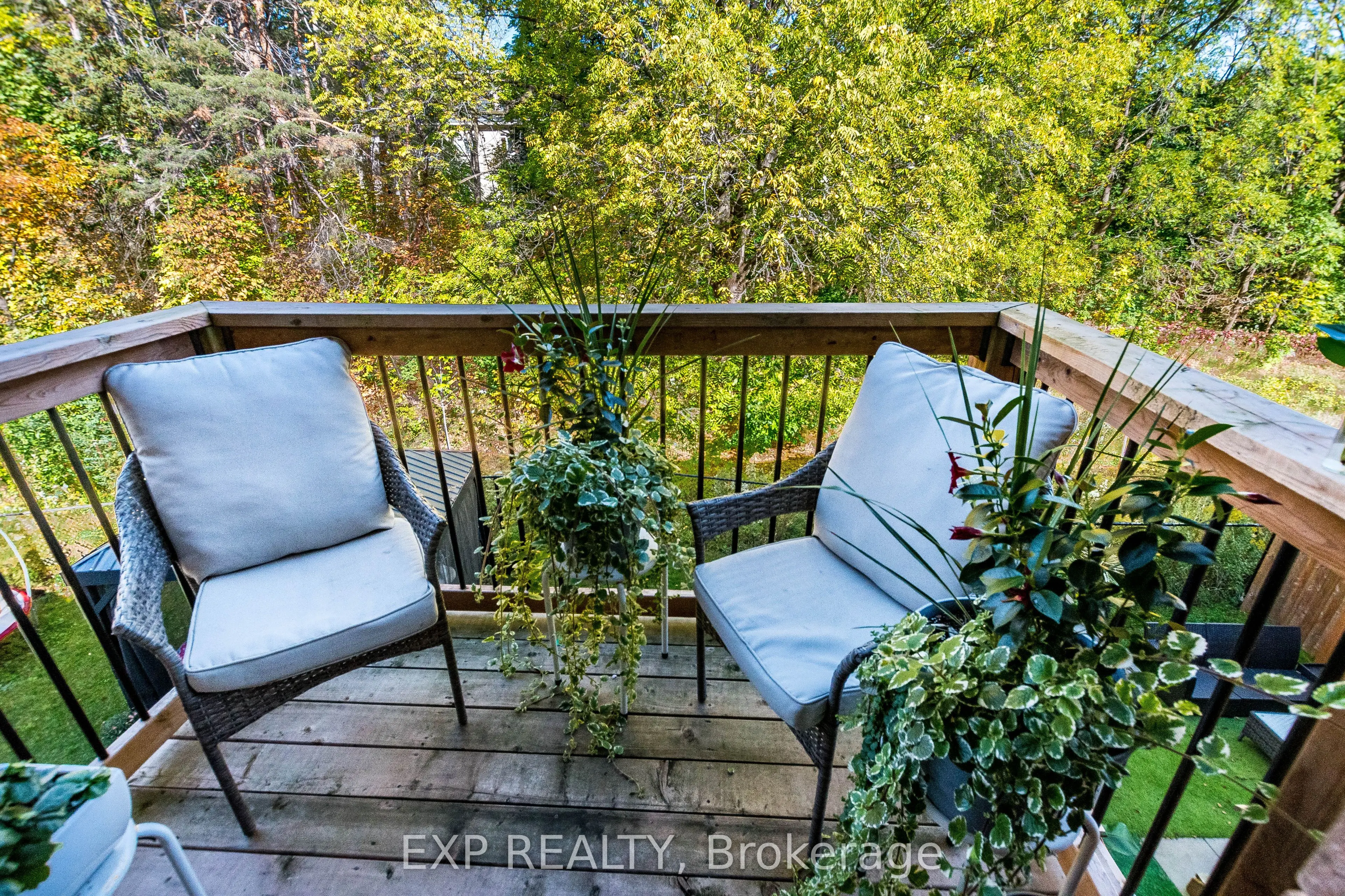 445 Ontario Street S, #7