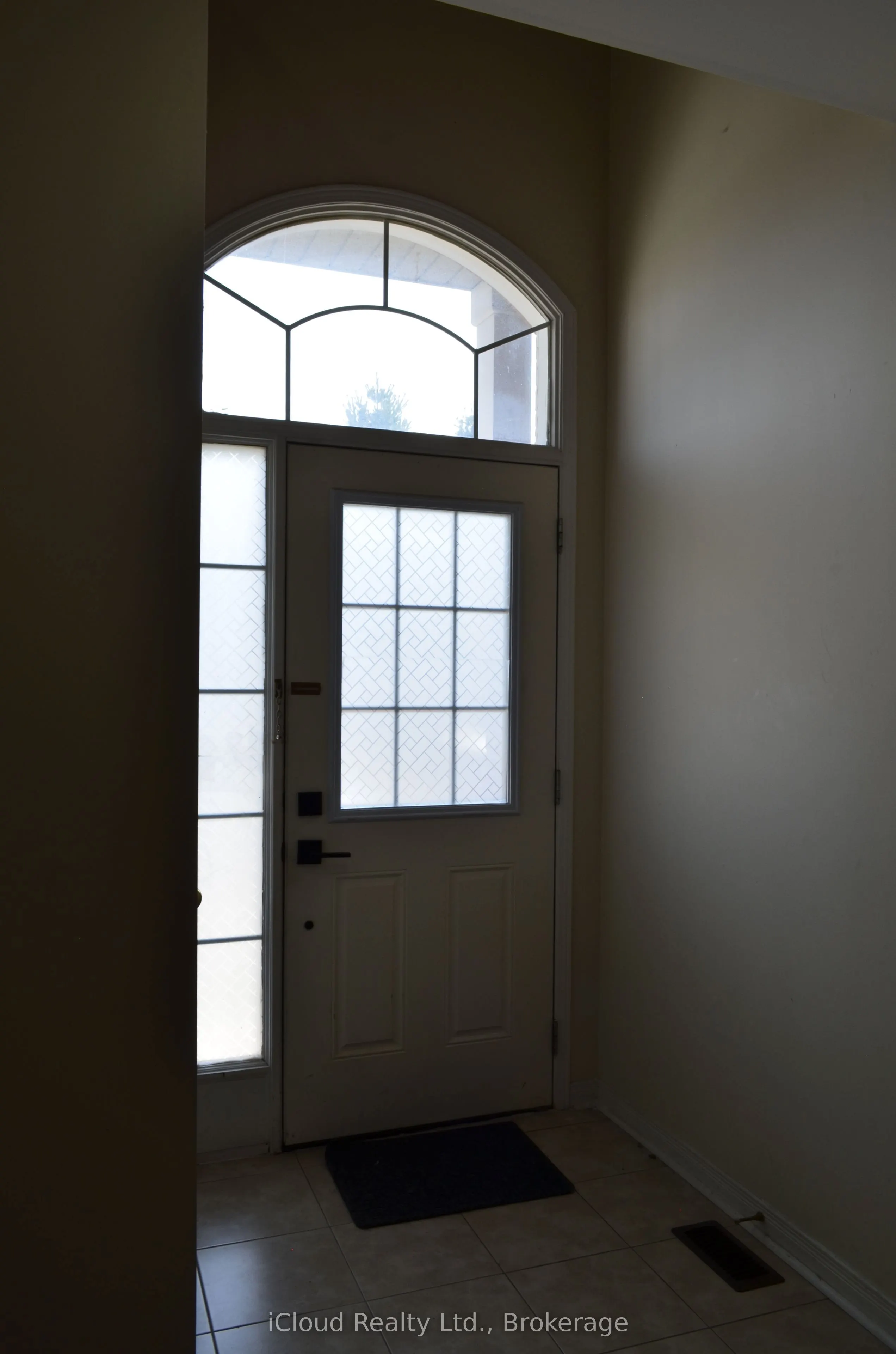 319 Aspendale Crescent, #Main/Up