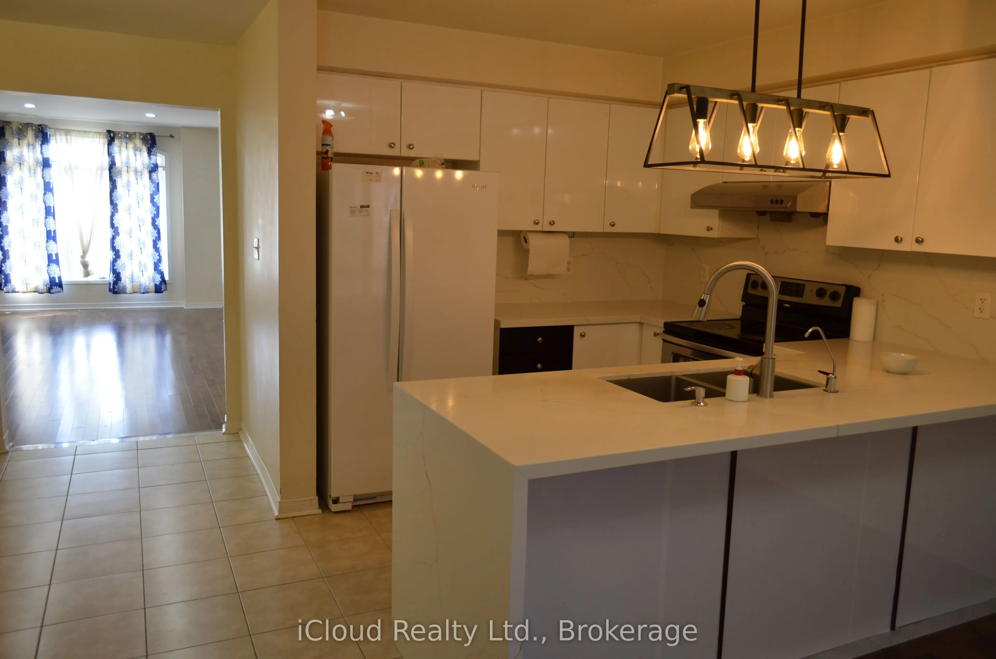 319 Aspendale Crescent, #Main/Up