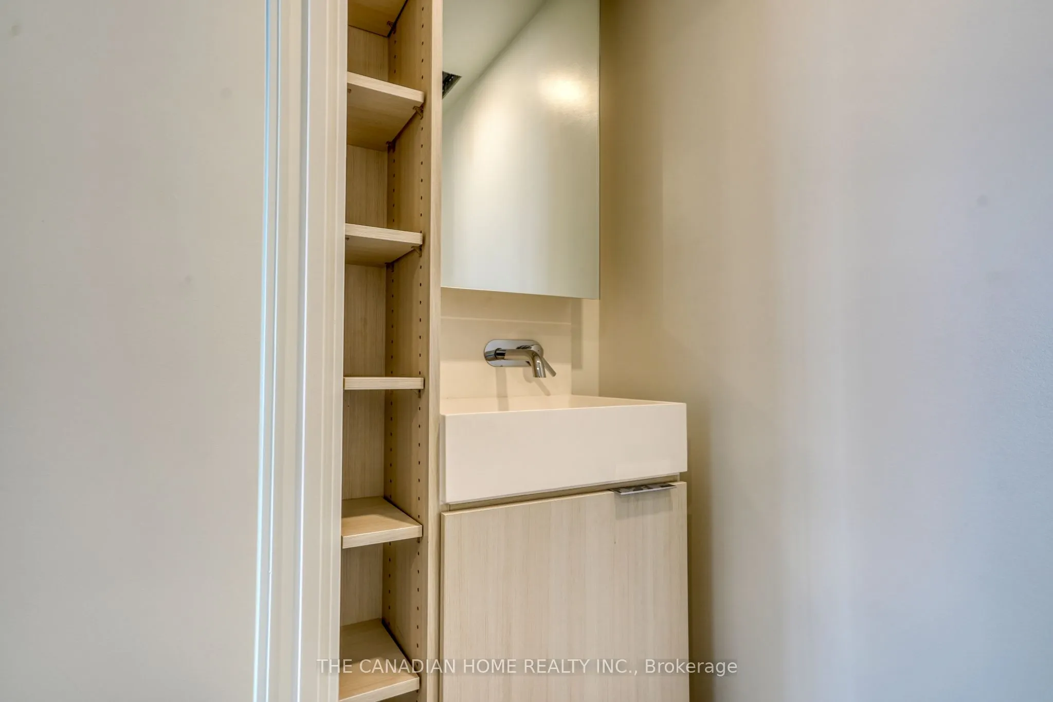 370 Martha Street, #511