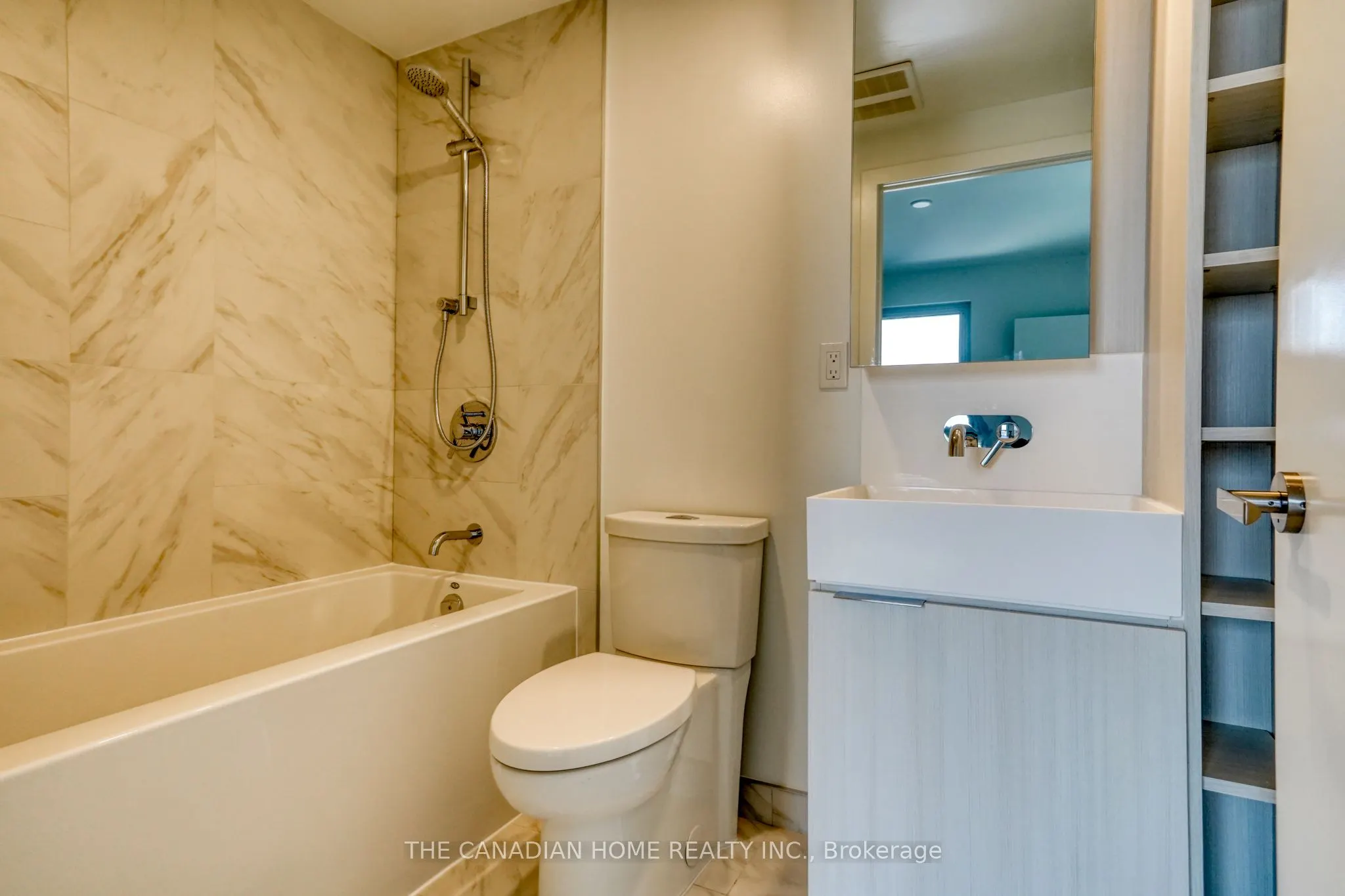 370 Martha Street, #511