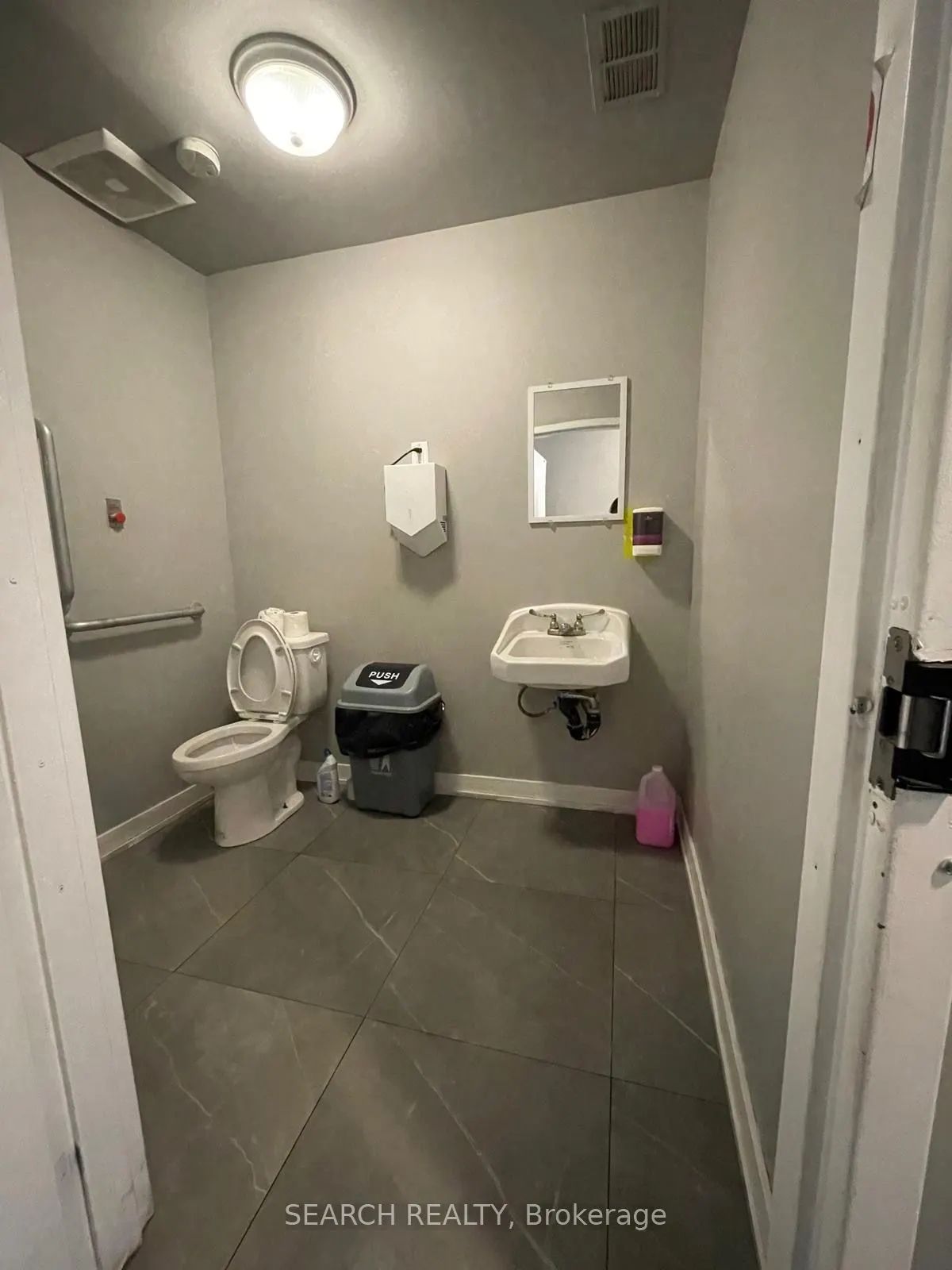 143 Clarence Street, #2