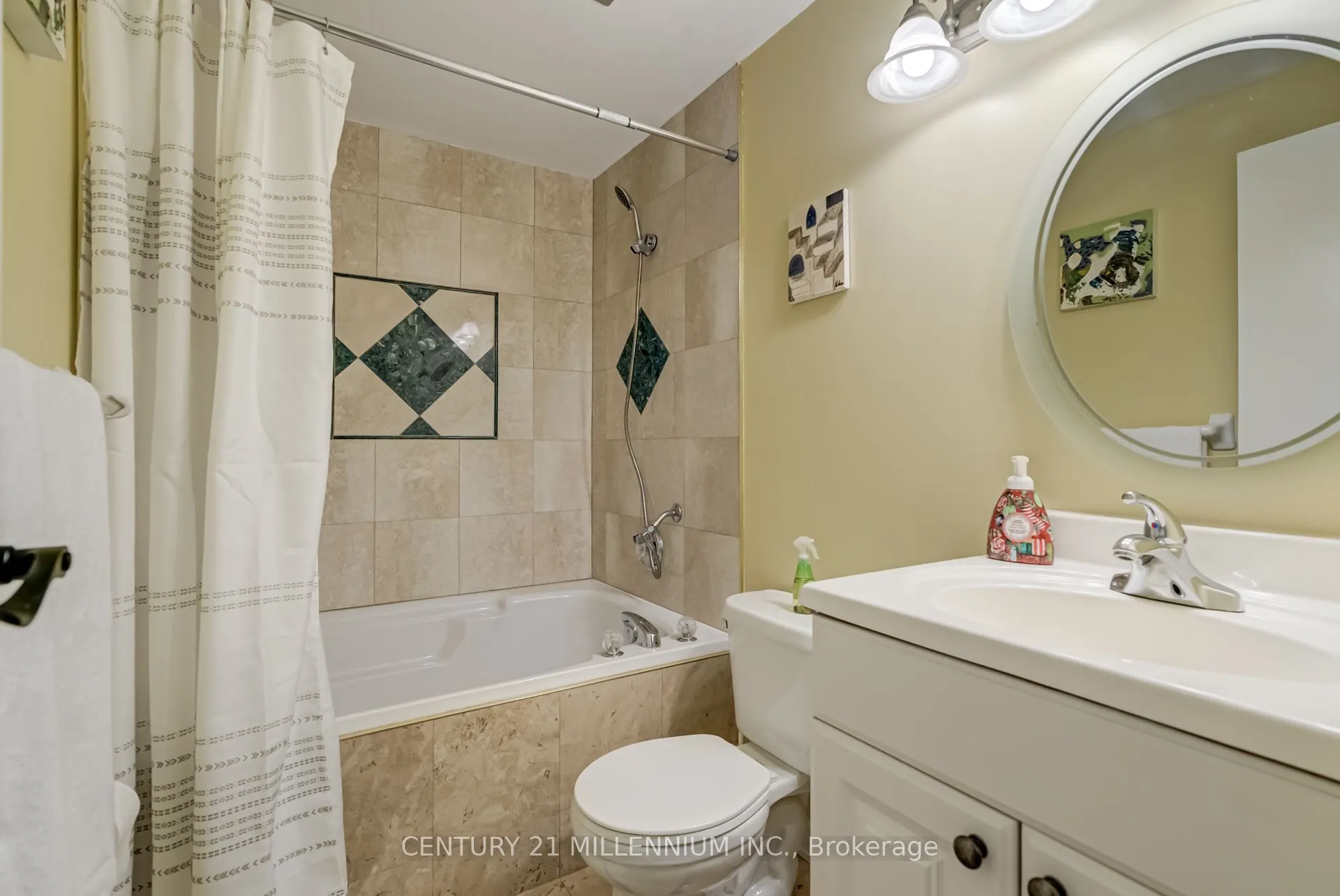 10 Greenwood Crescent