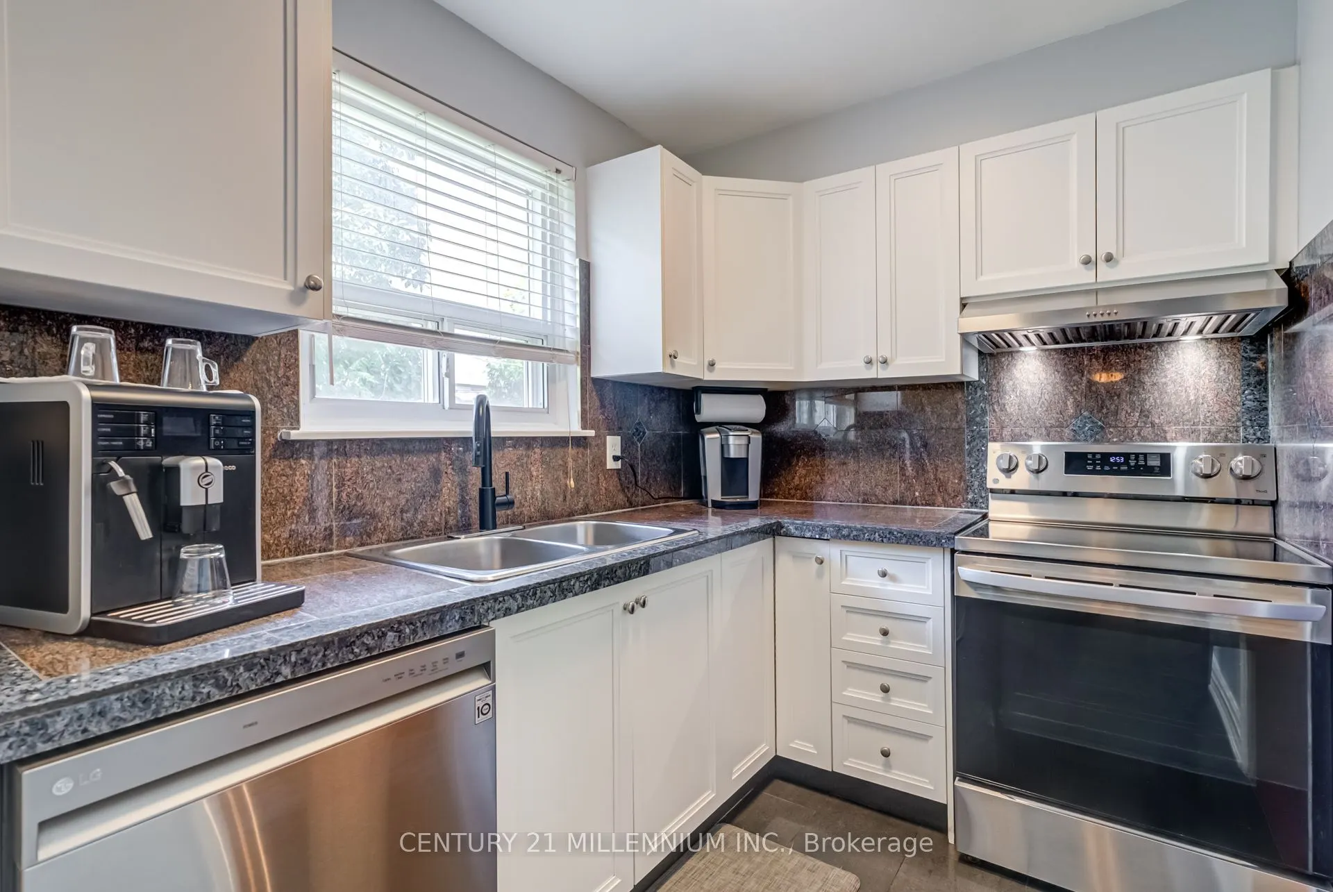 10 Greenwood Crescent