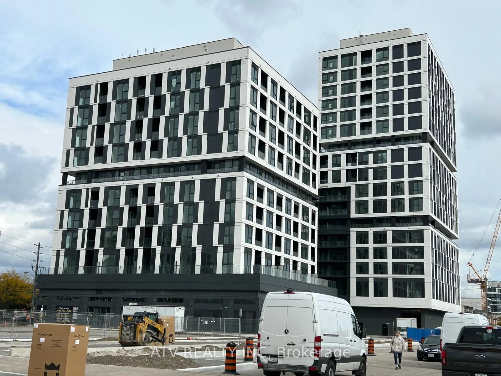 1007 The Queensway, #417