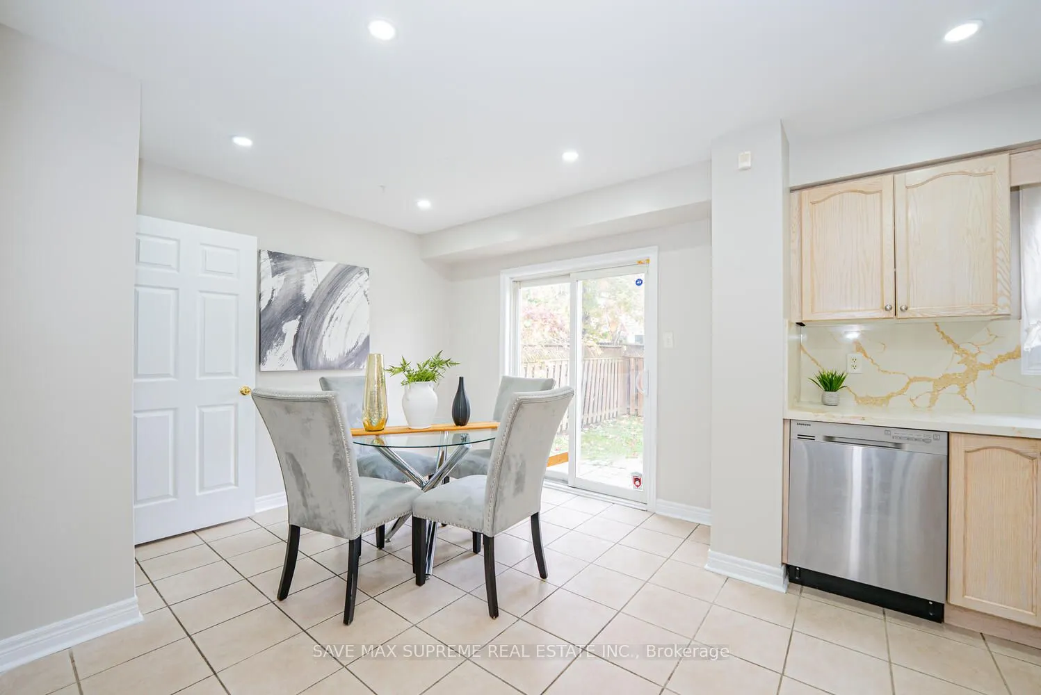 74 Ridgemore Crescent