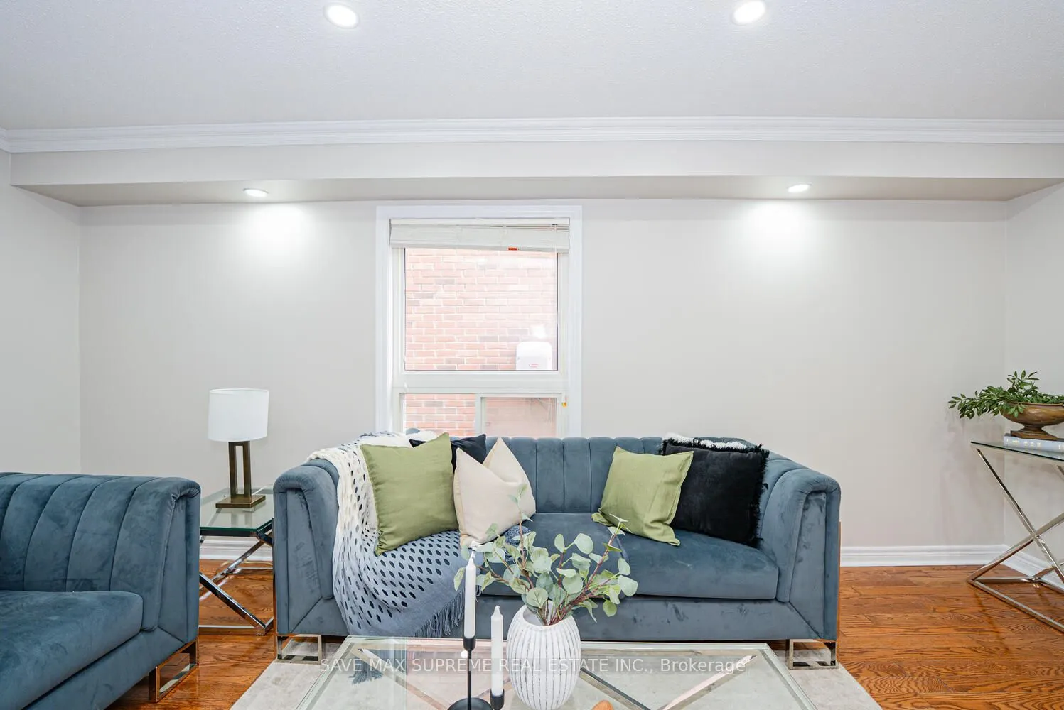 74 Ridgemore Crescent