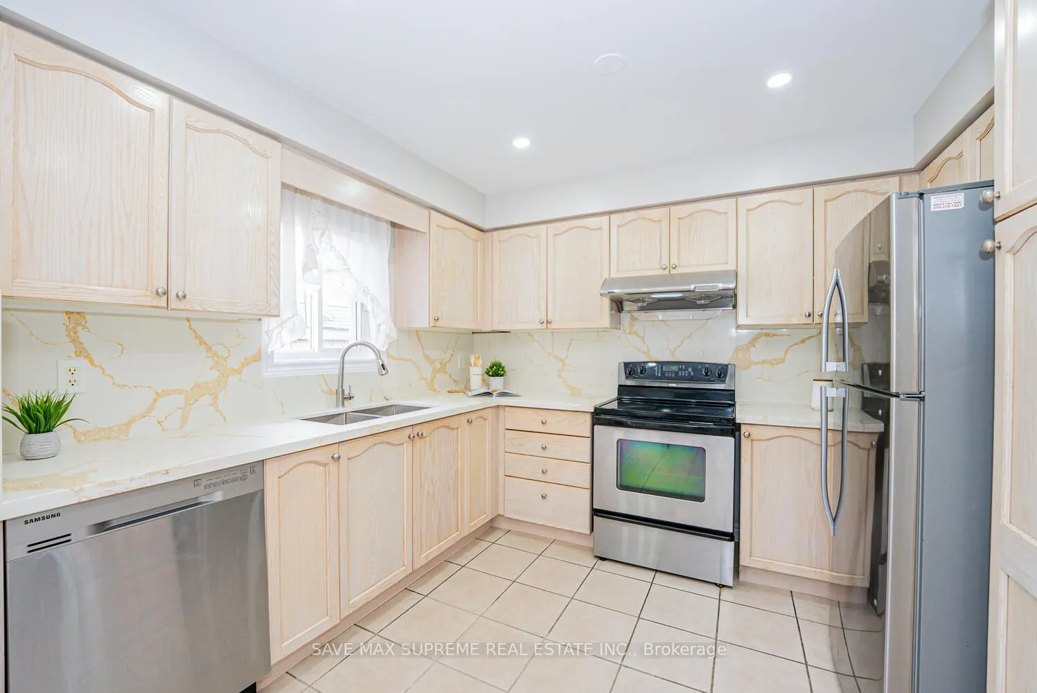 74 Ridgemore Crescent