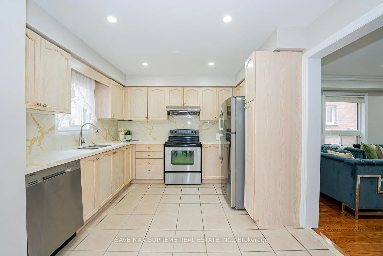 74 Ridgemore Crescent