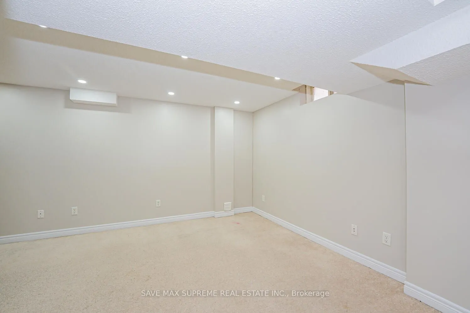 74 Ridgemore Crescent