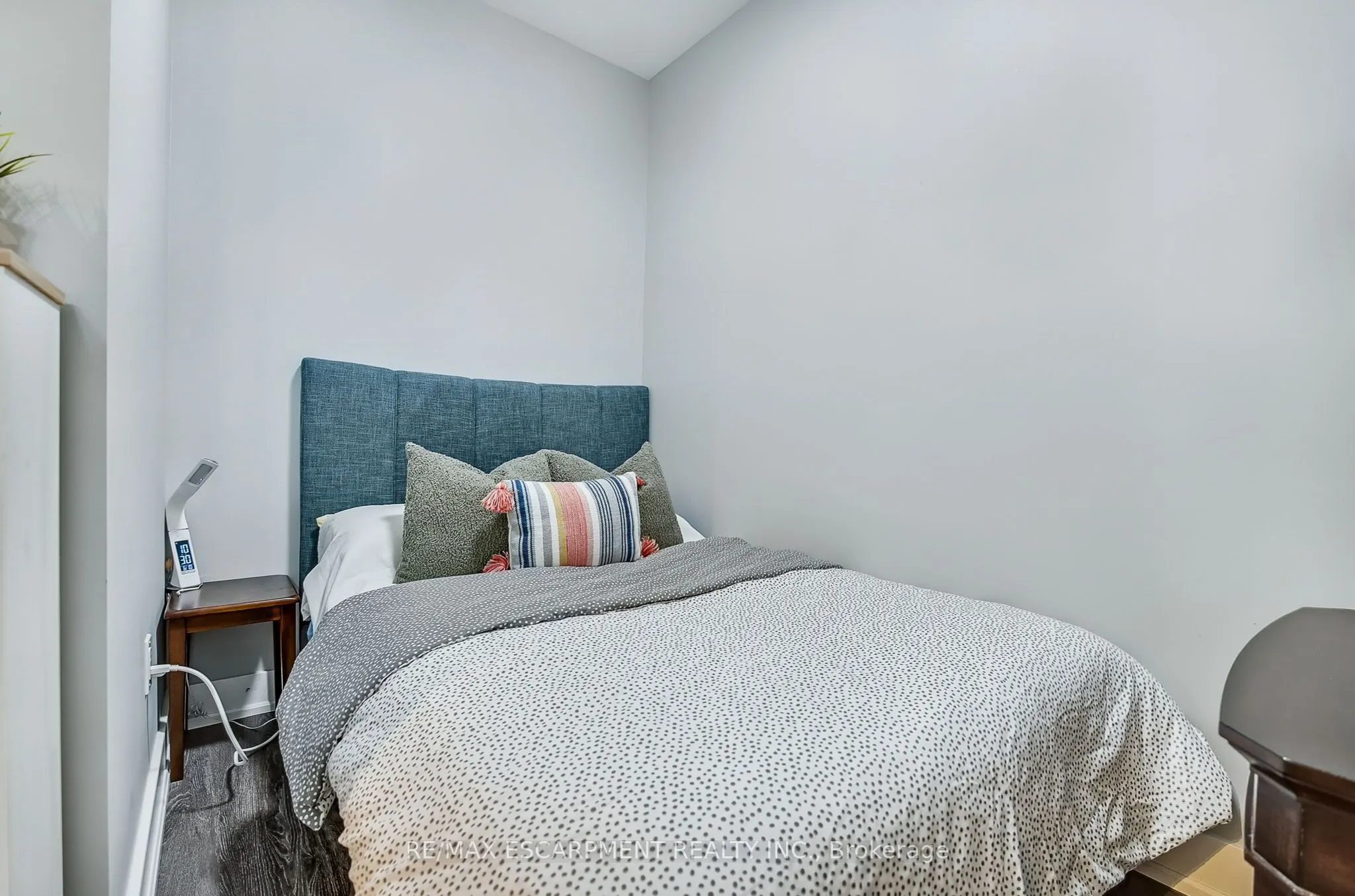 4040 Upper Middle Road, #103