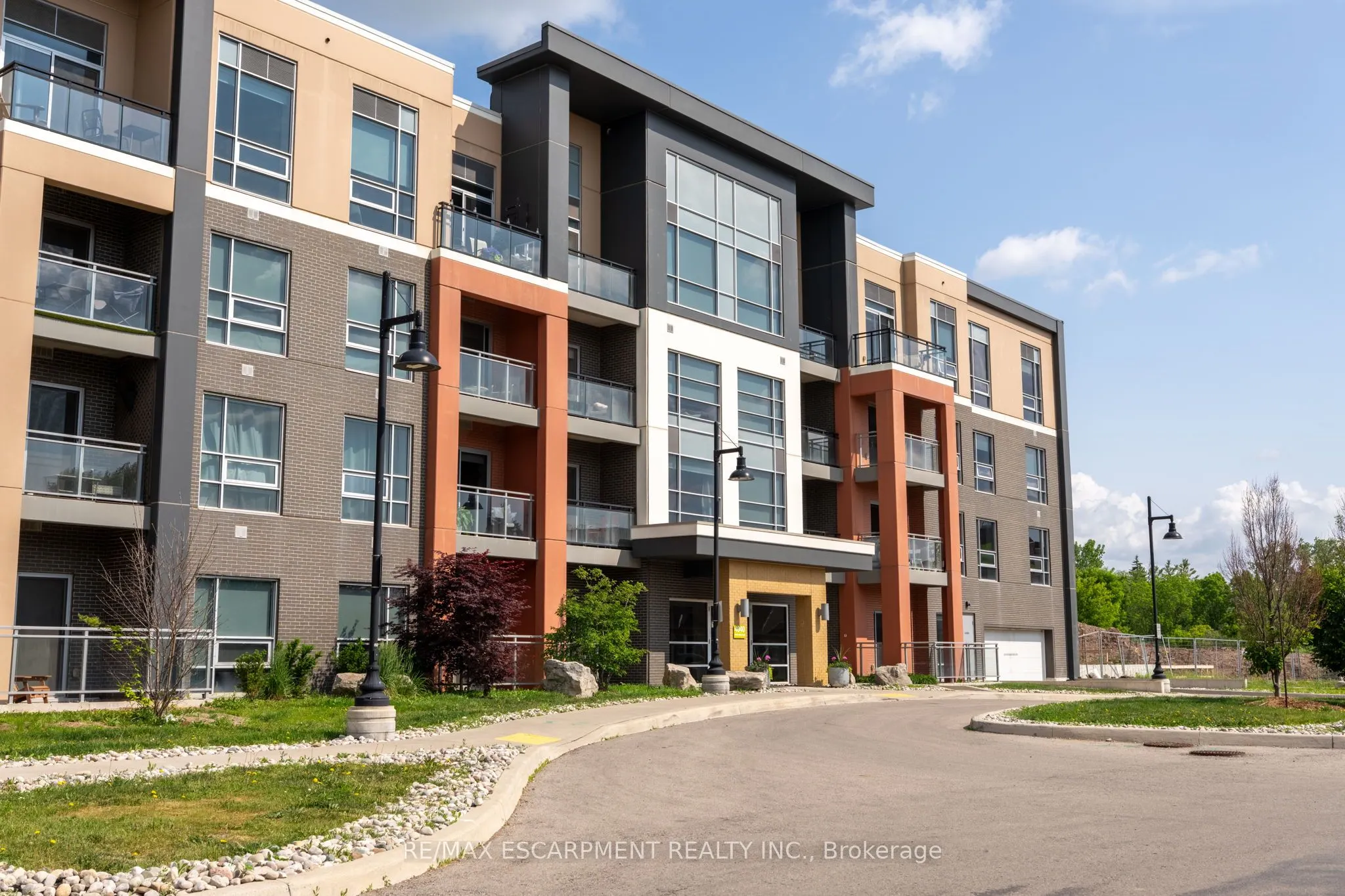 4040 Upper Middle Road, #103