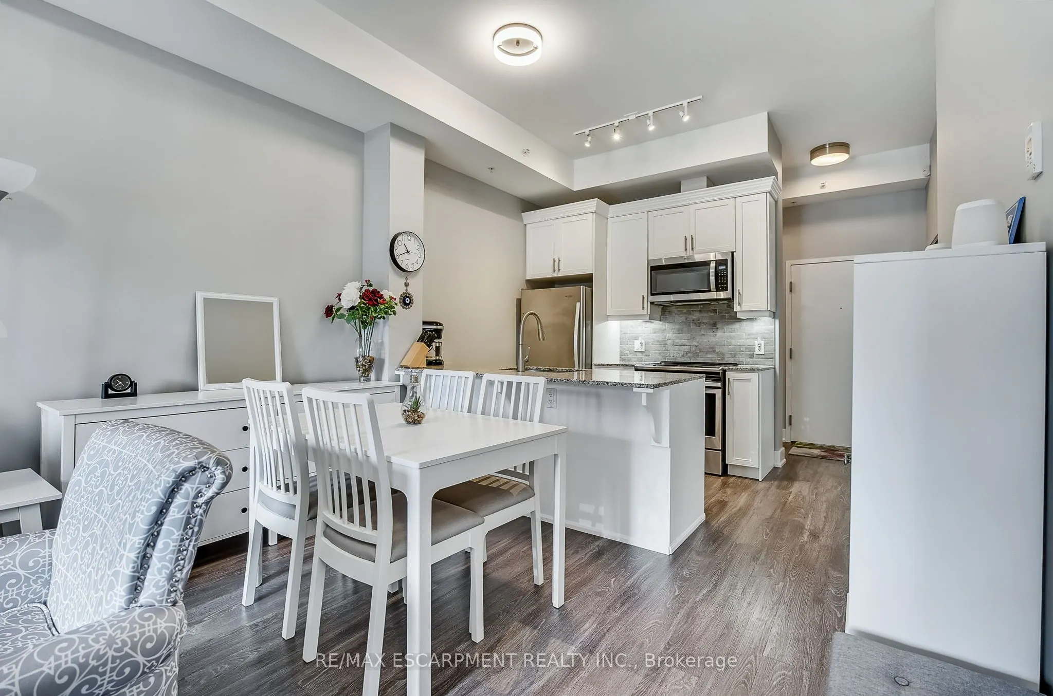 4040 Upper Middle Road, #103