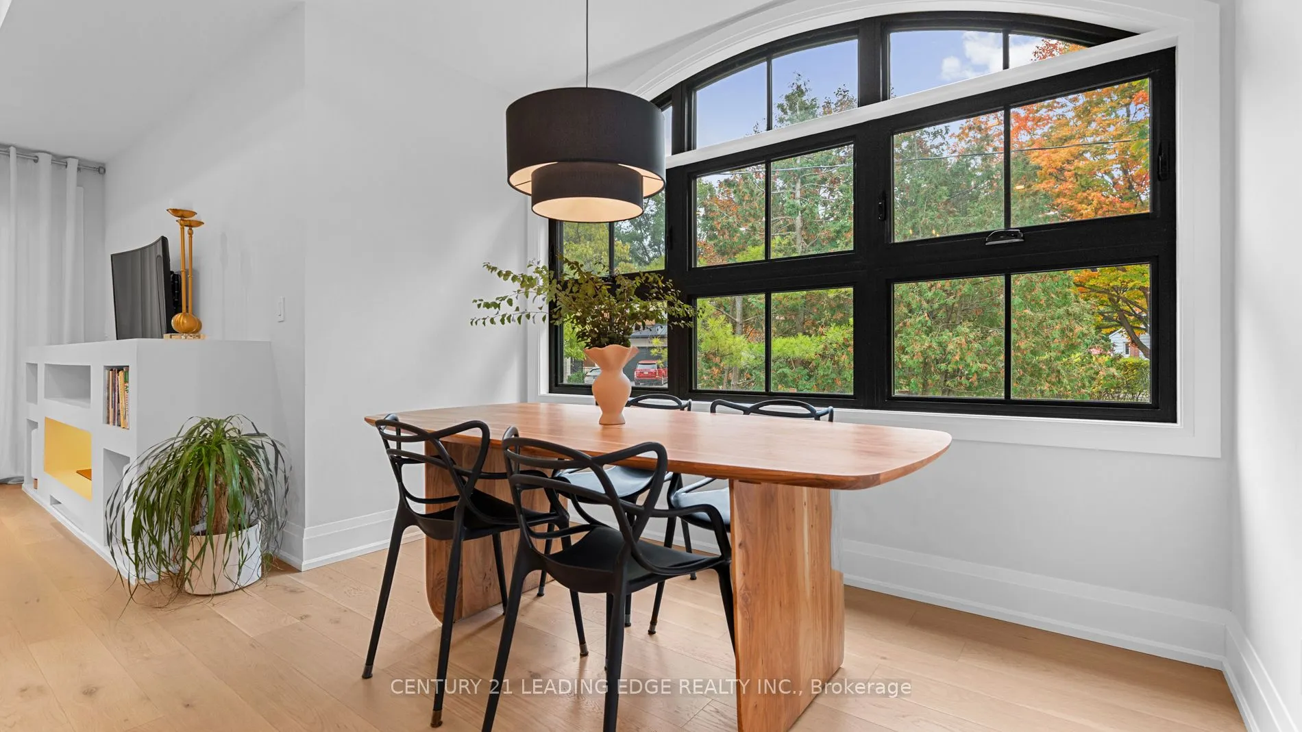 197 Glen Oak Drive N