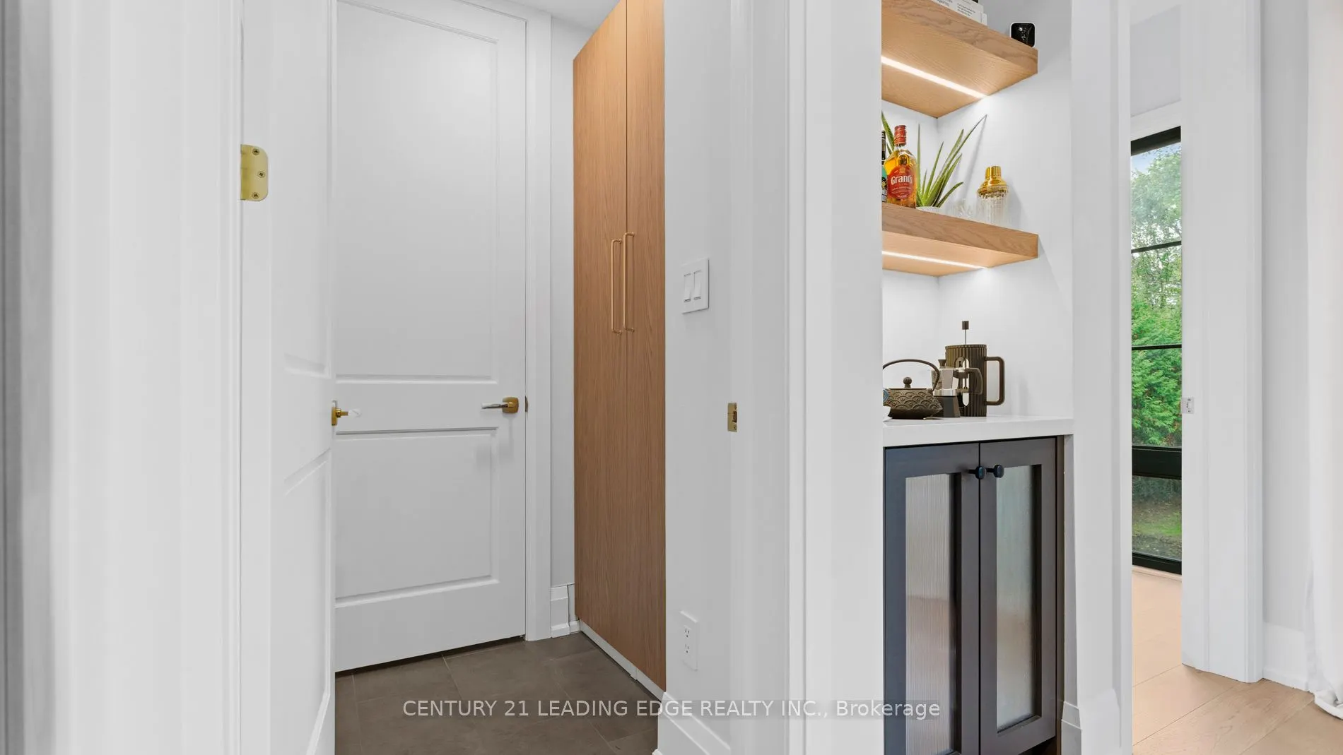 197 Glen Oak Drive N