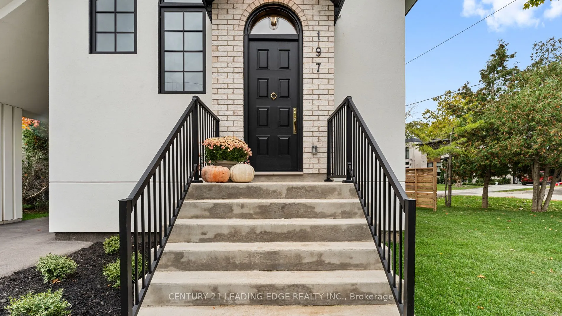 197 Glen Oak Drive N