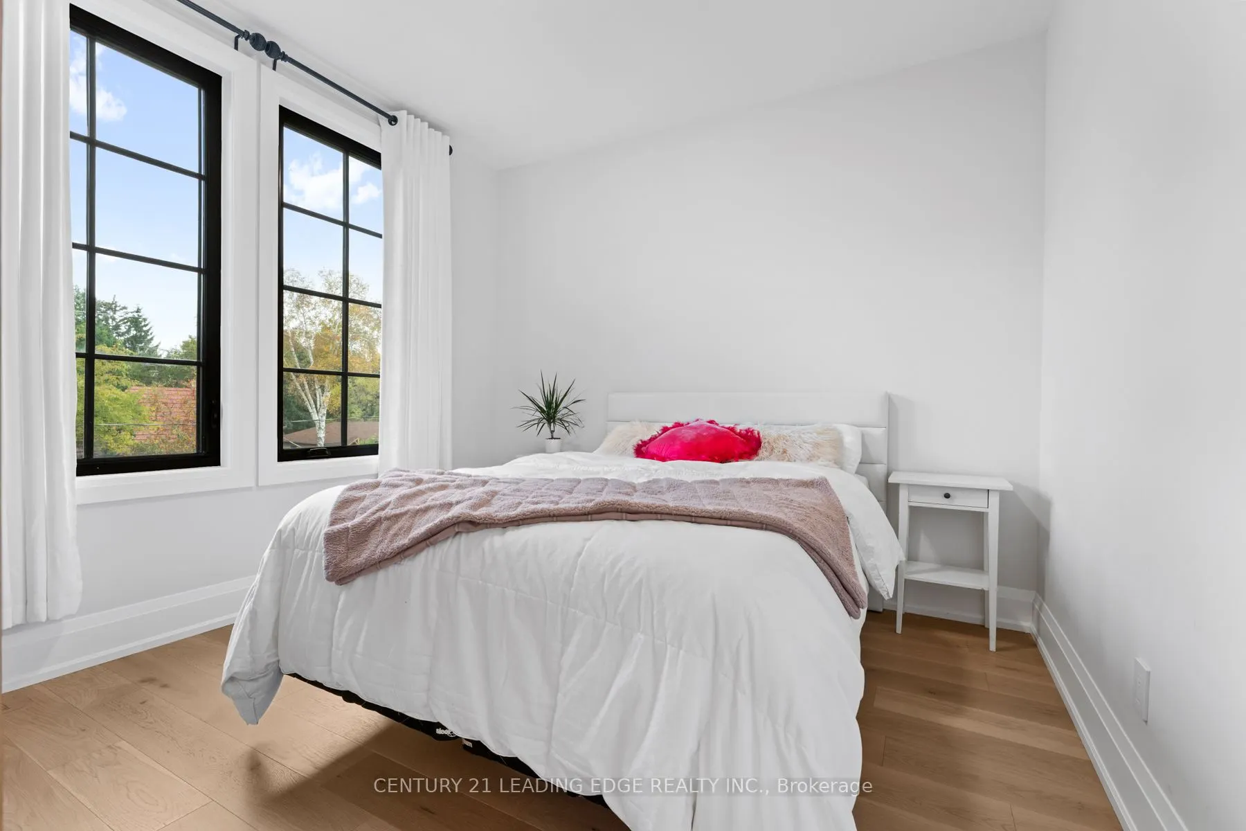 197 Glen Oak Drive N