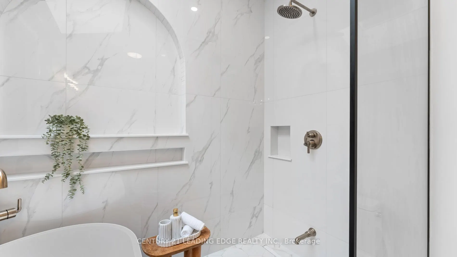 197 Glen Oak Drive N