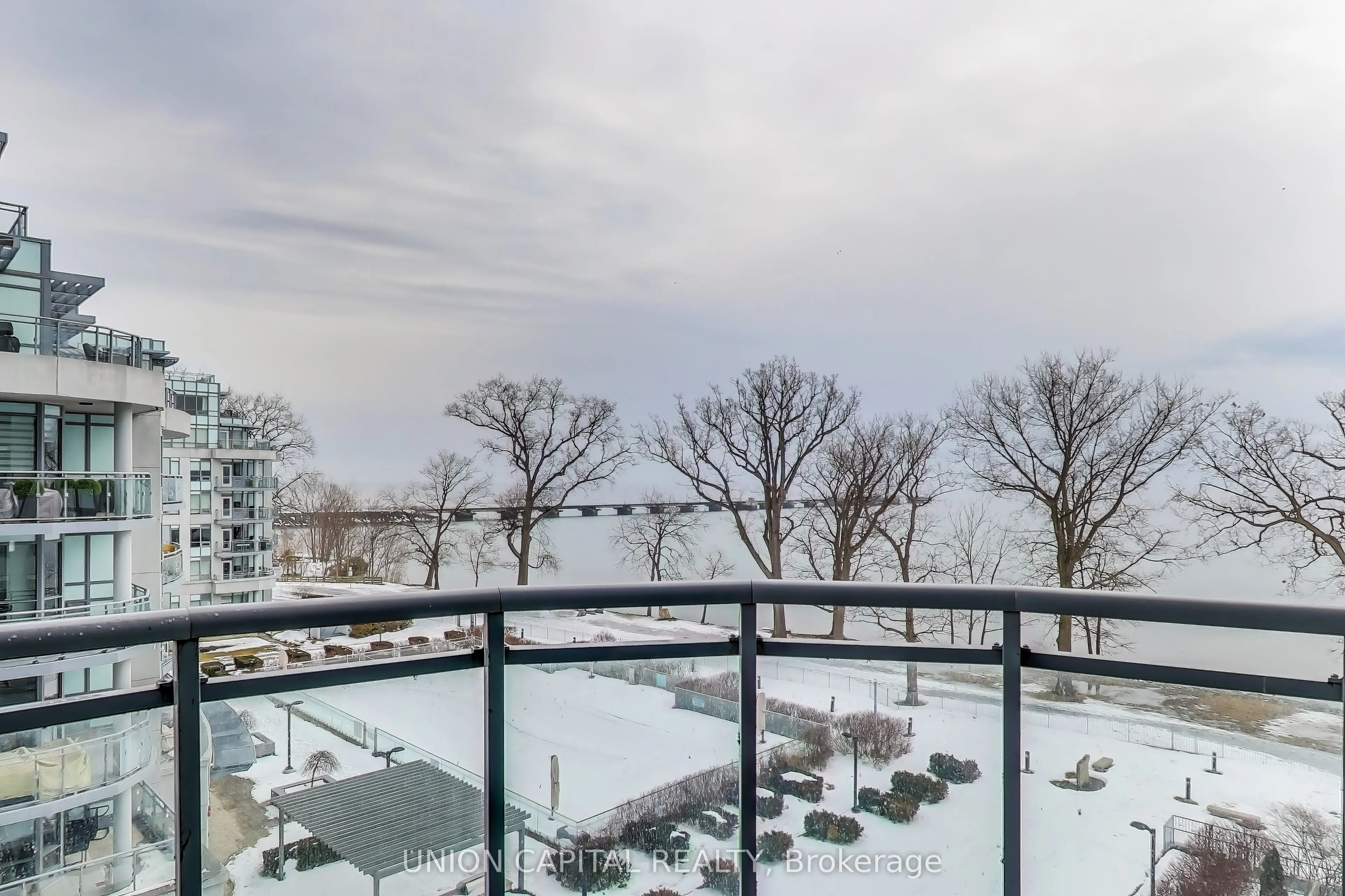 3500 Lakeshore Road W, #525