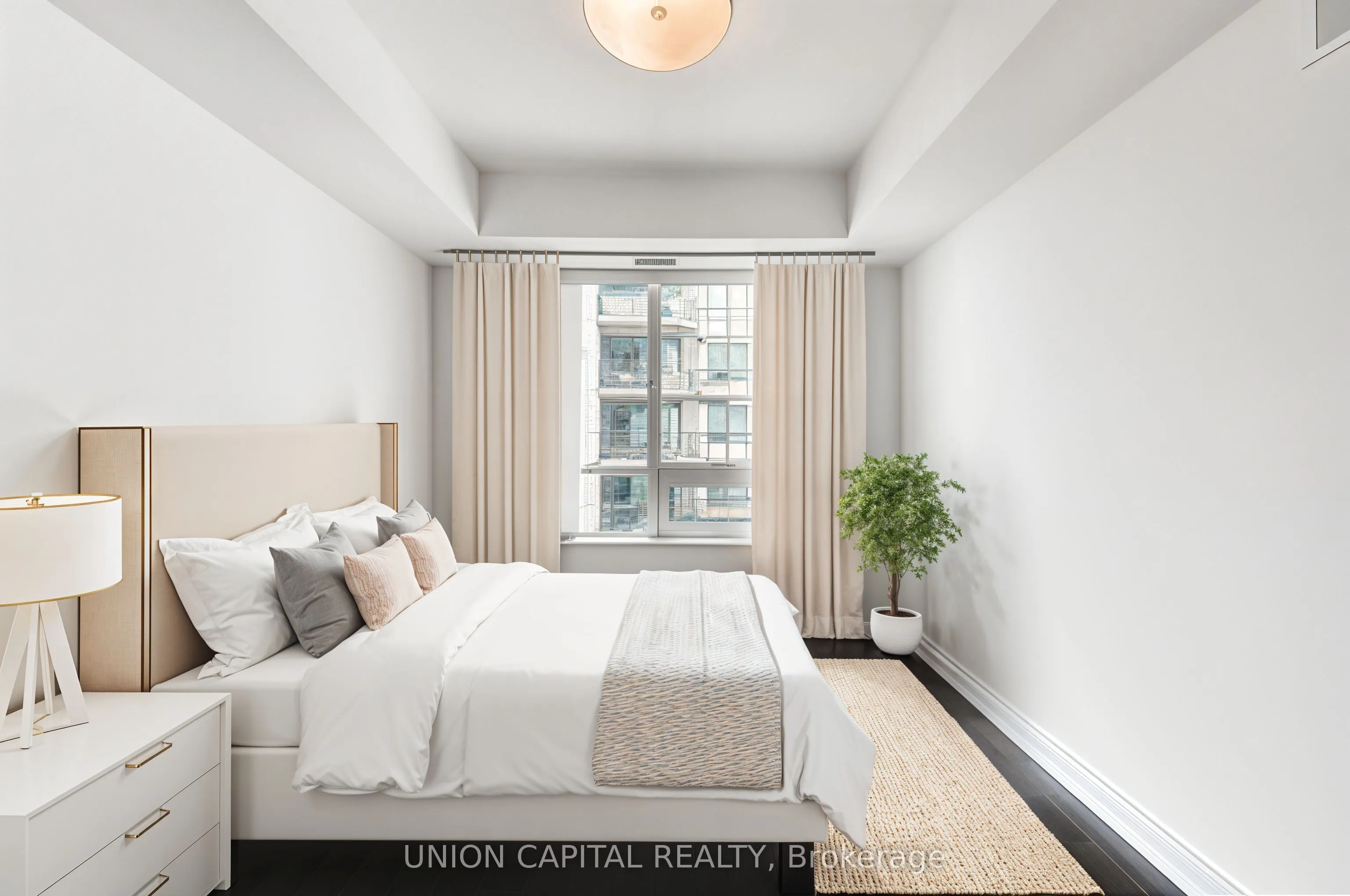 3500 Lakeshore Road W, #525