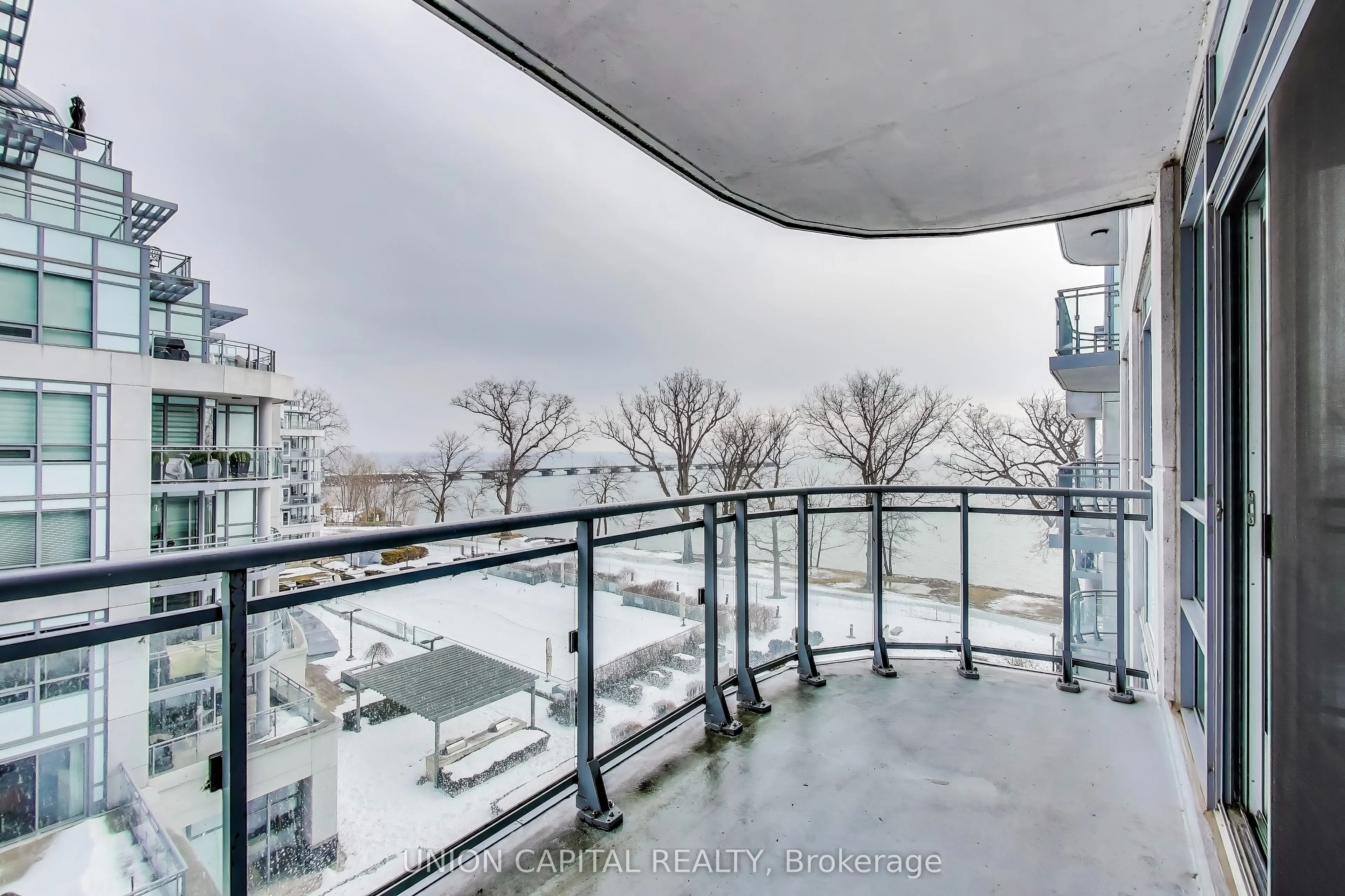 3500 Lakeshore Road W, #525