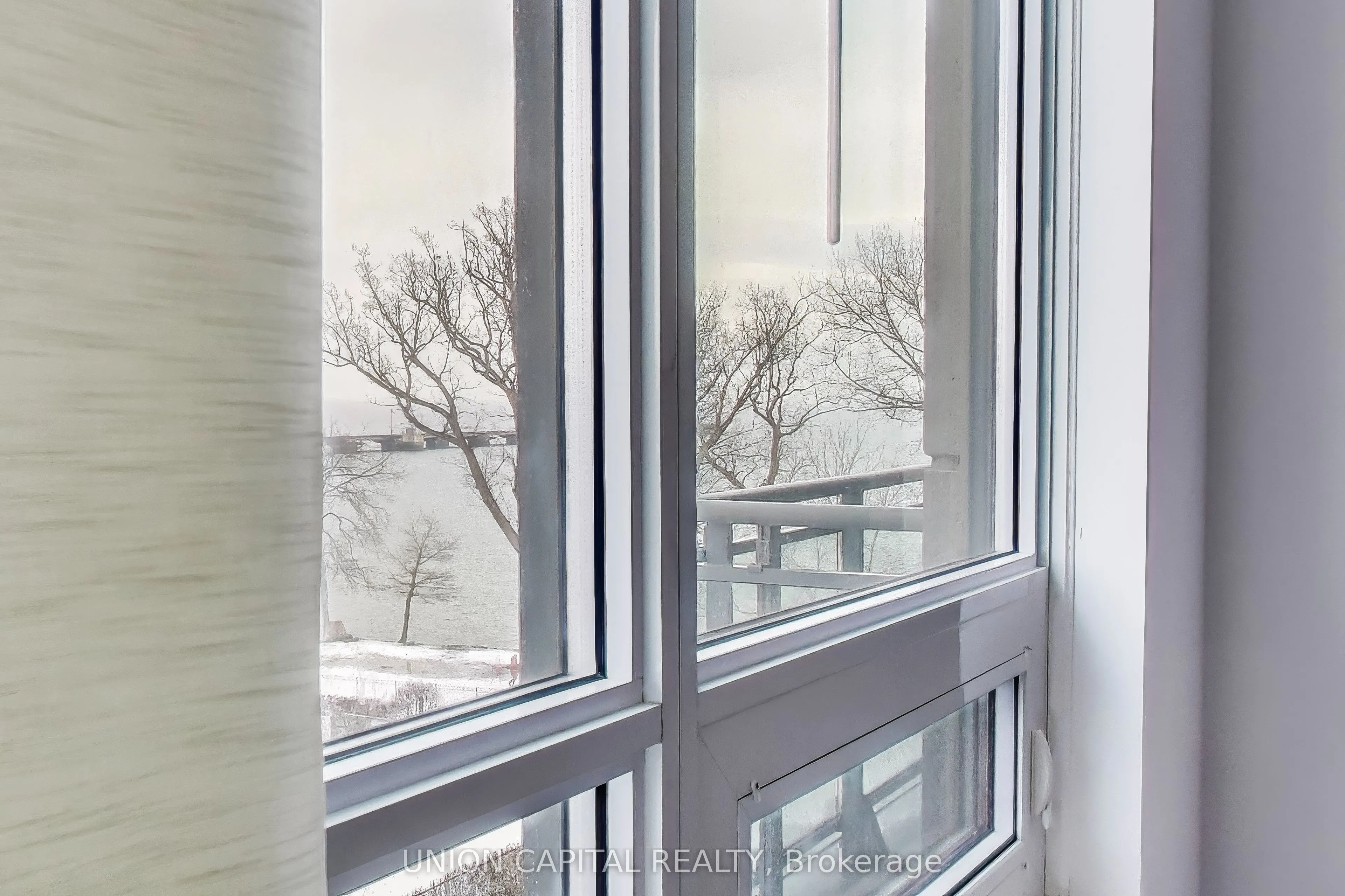 3500 Lakeshore Road W, #525