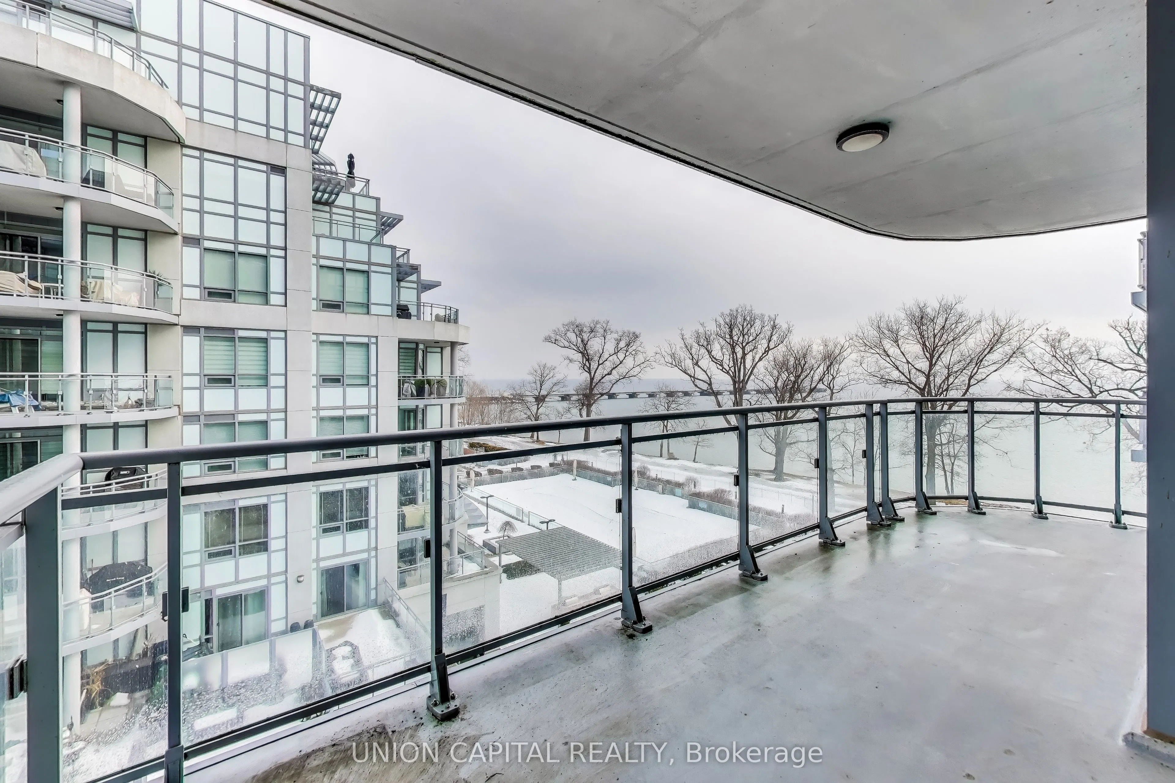 3500 Lakeshore Road W, #525