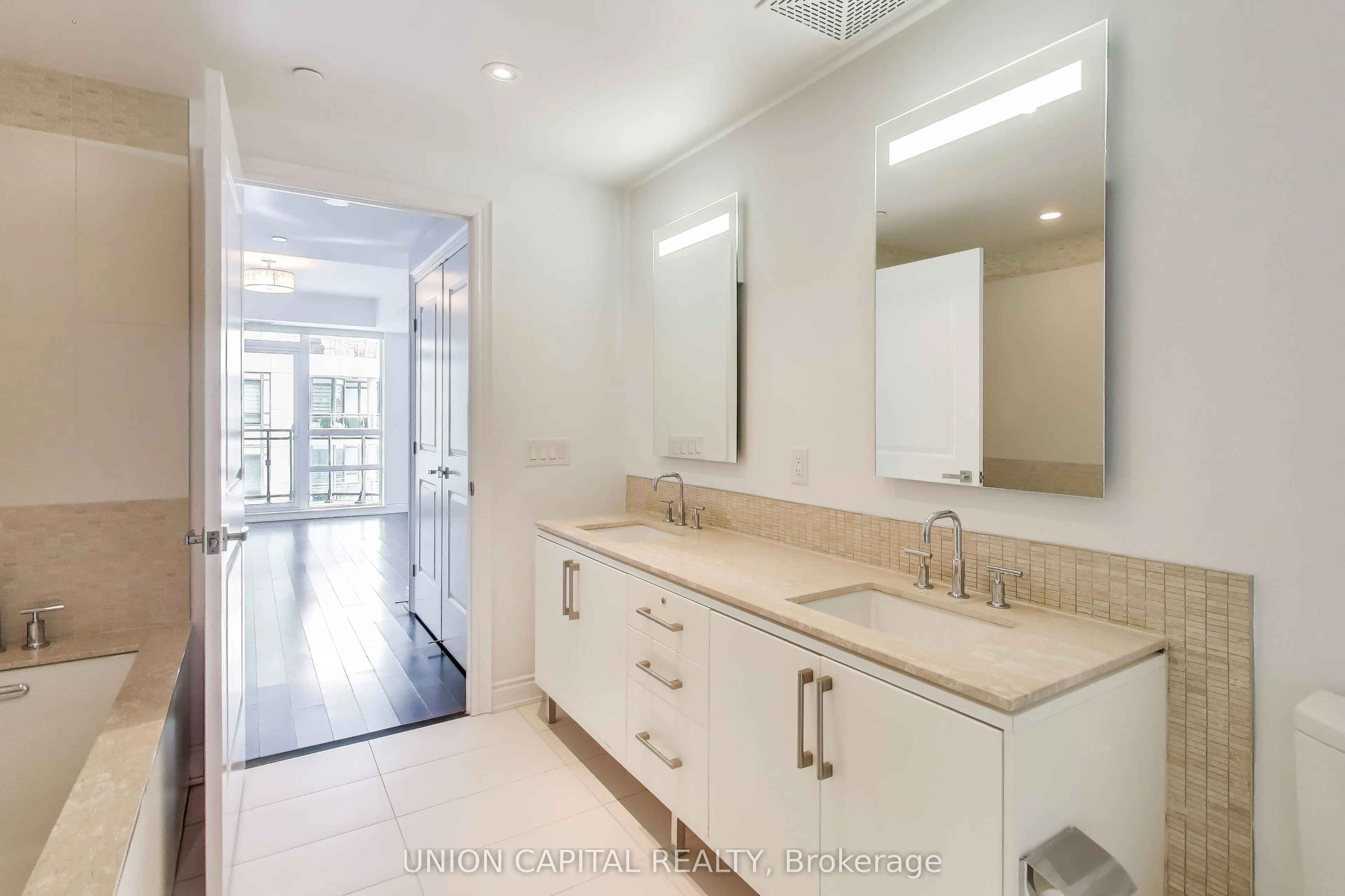 3500 Lakeshore Road W, #525