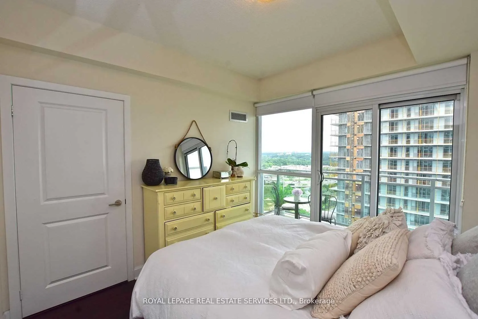 33 Shore Breeze Drive, #2506