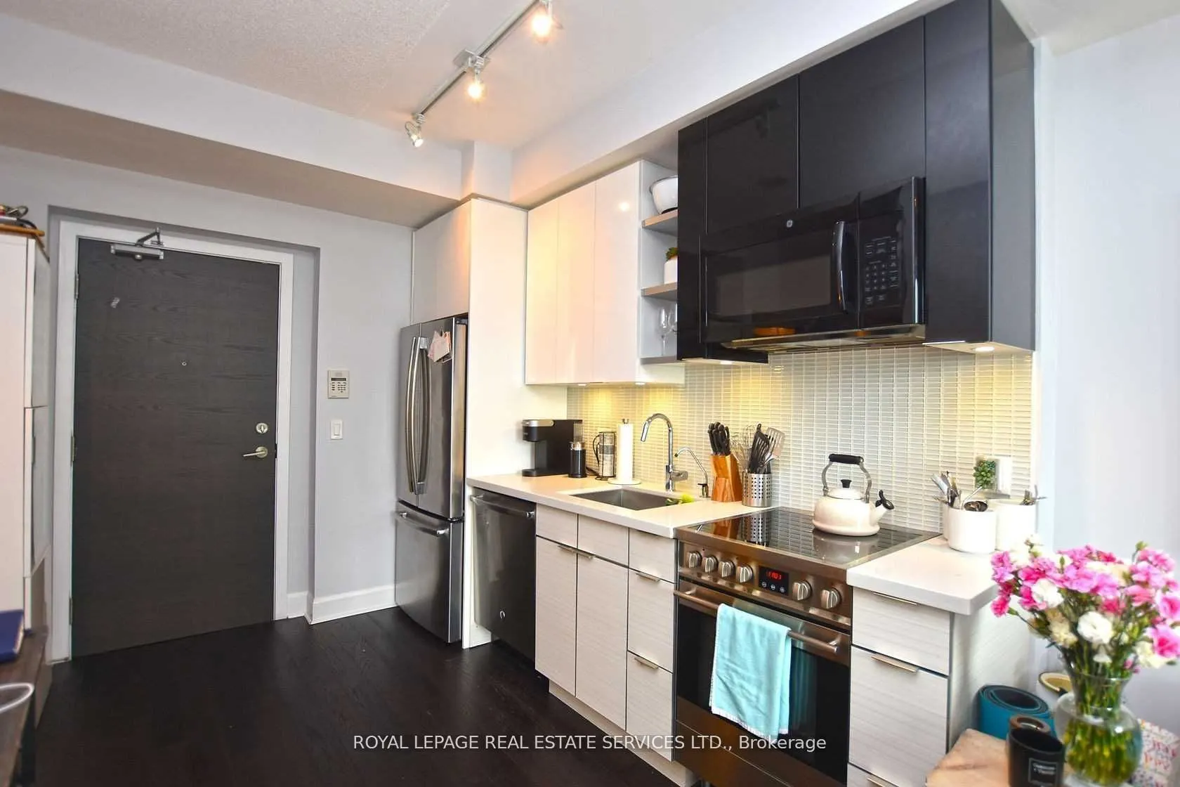 33 Shore Breeze Drive, #2506