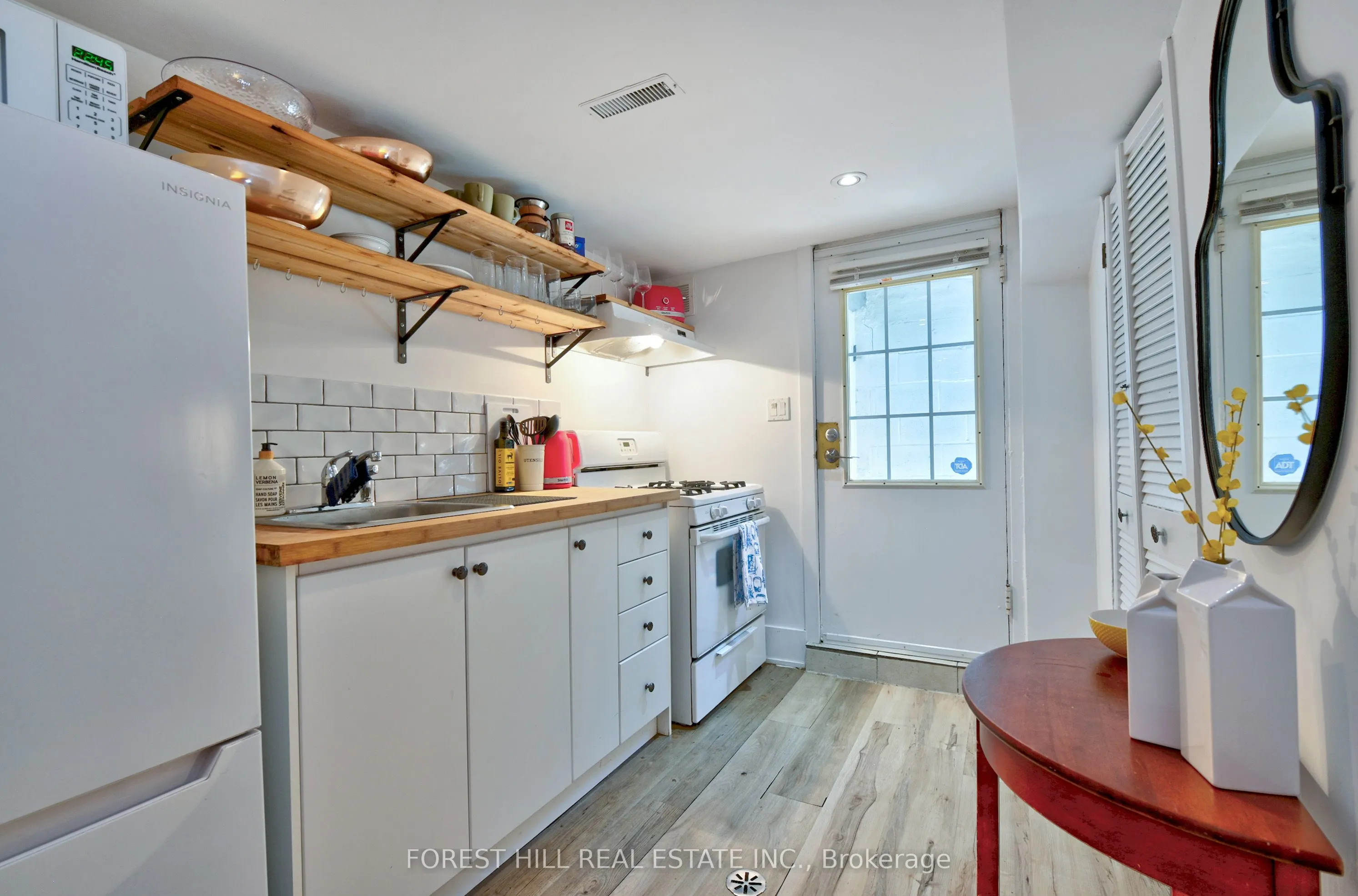 325 Westmoreland Avenue N