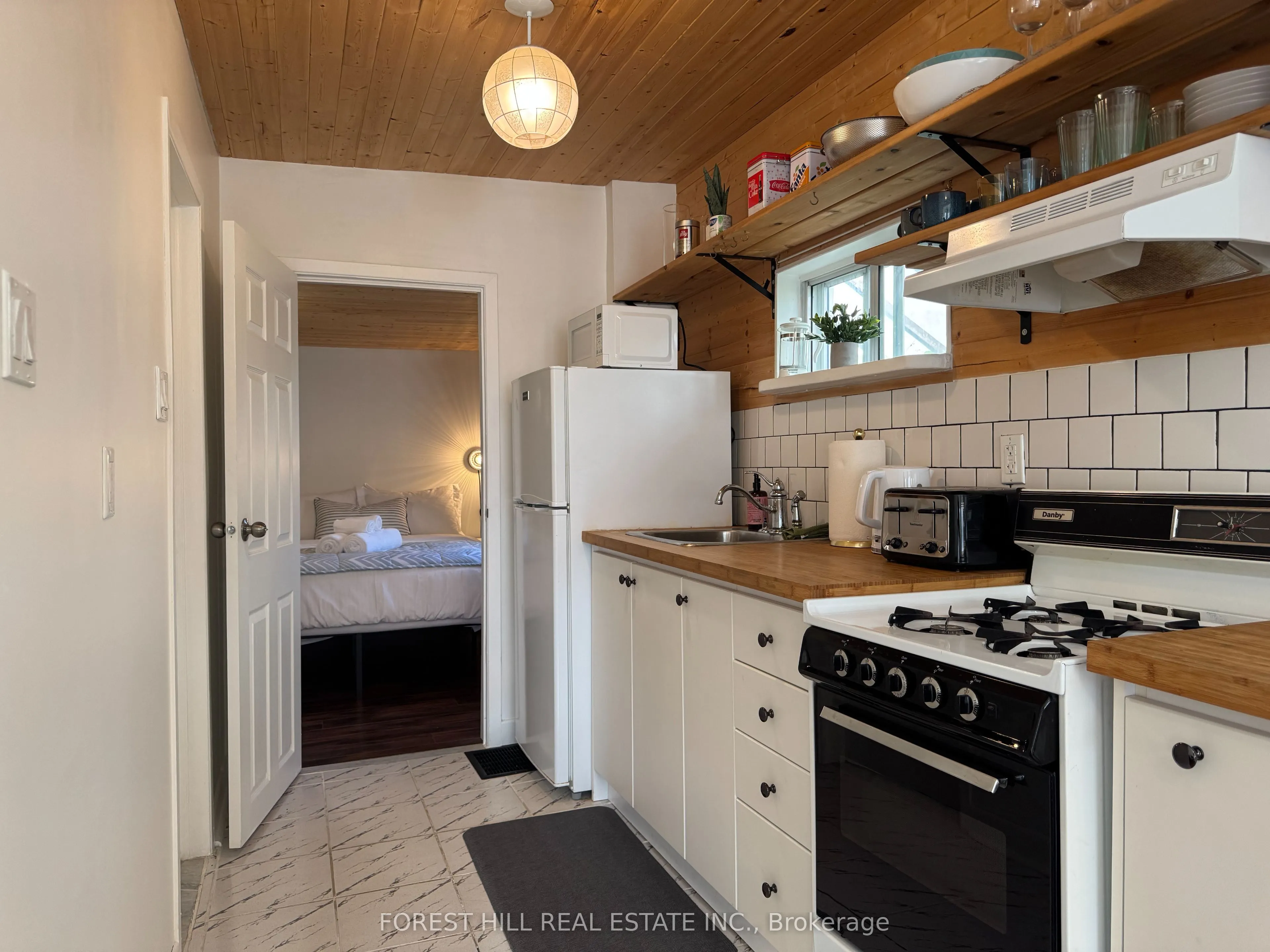 325 Westmoreland Avenue N