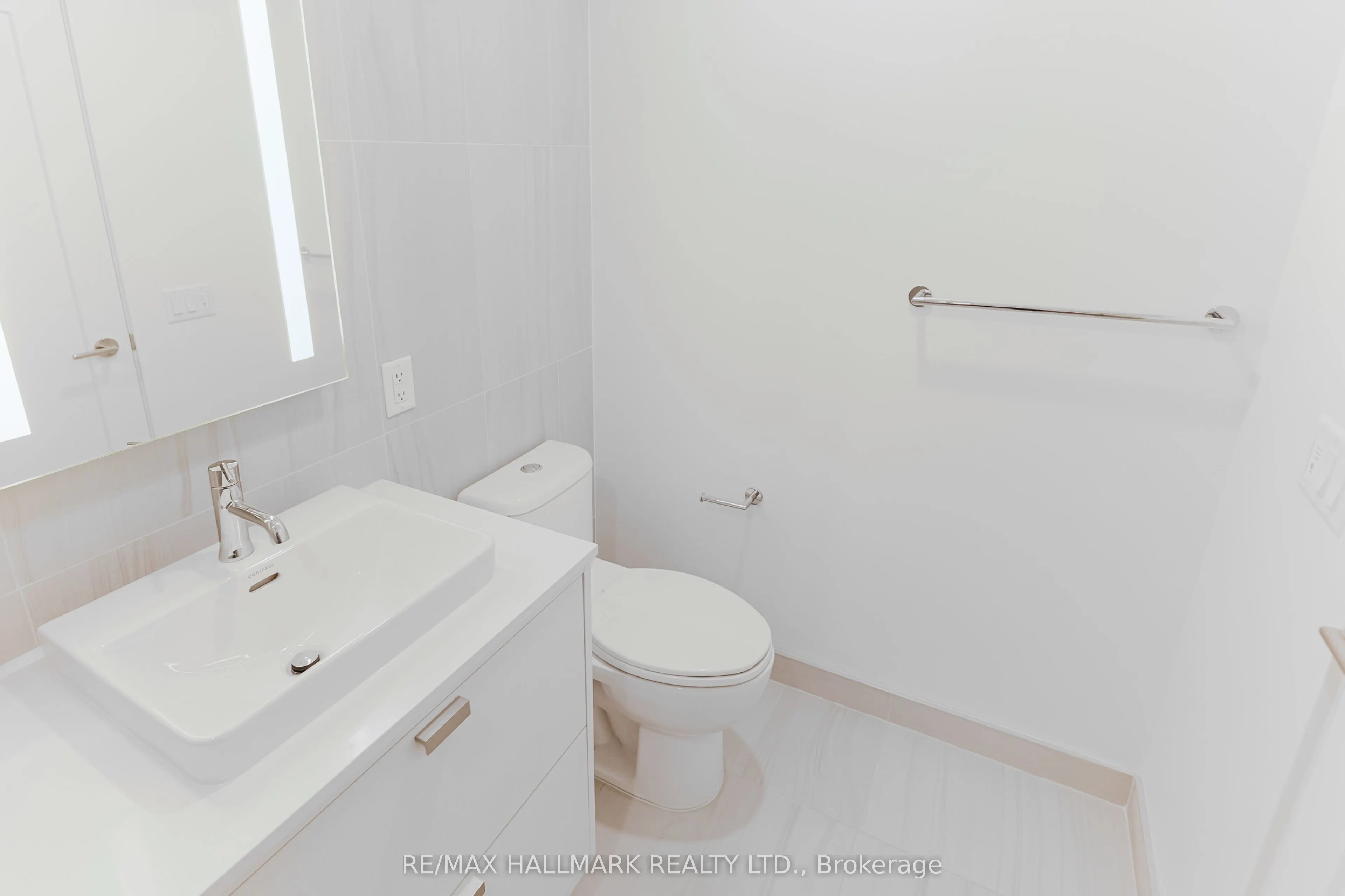 259 THE KINGSWAY, #427