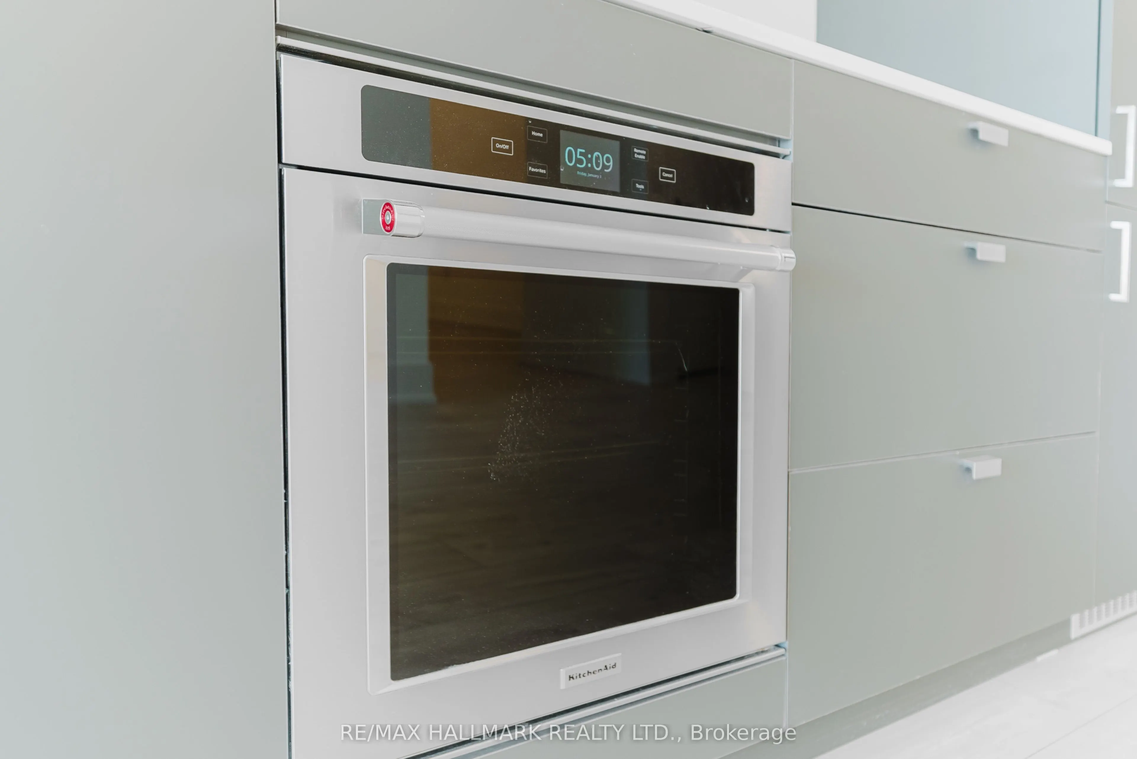 259 THE KINGSWAY, #427