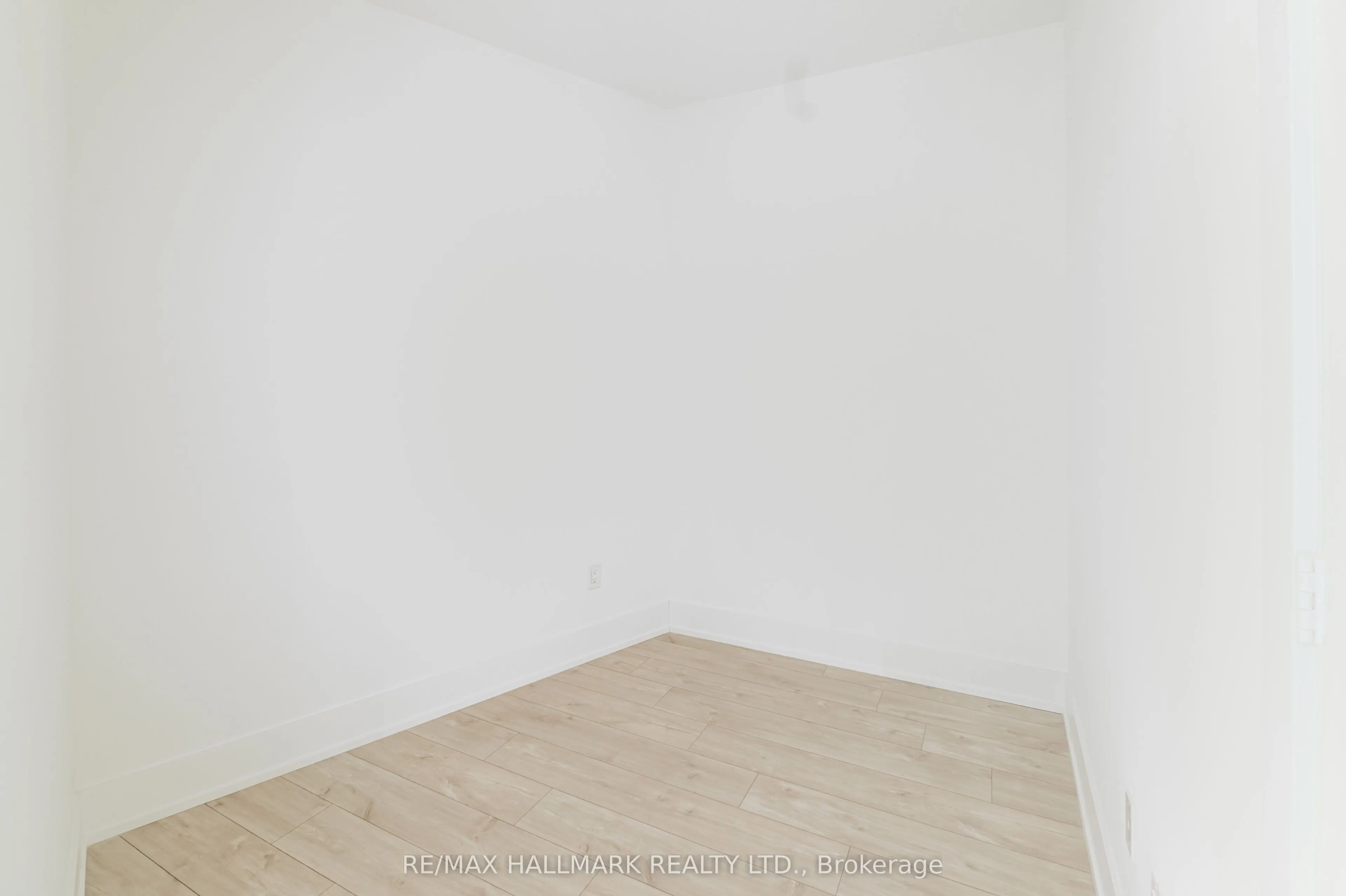 259 THE KINGSWAY, #427