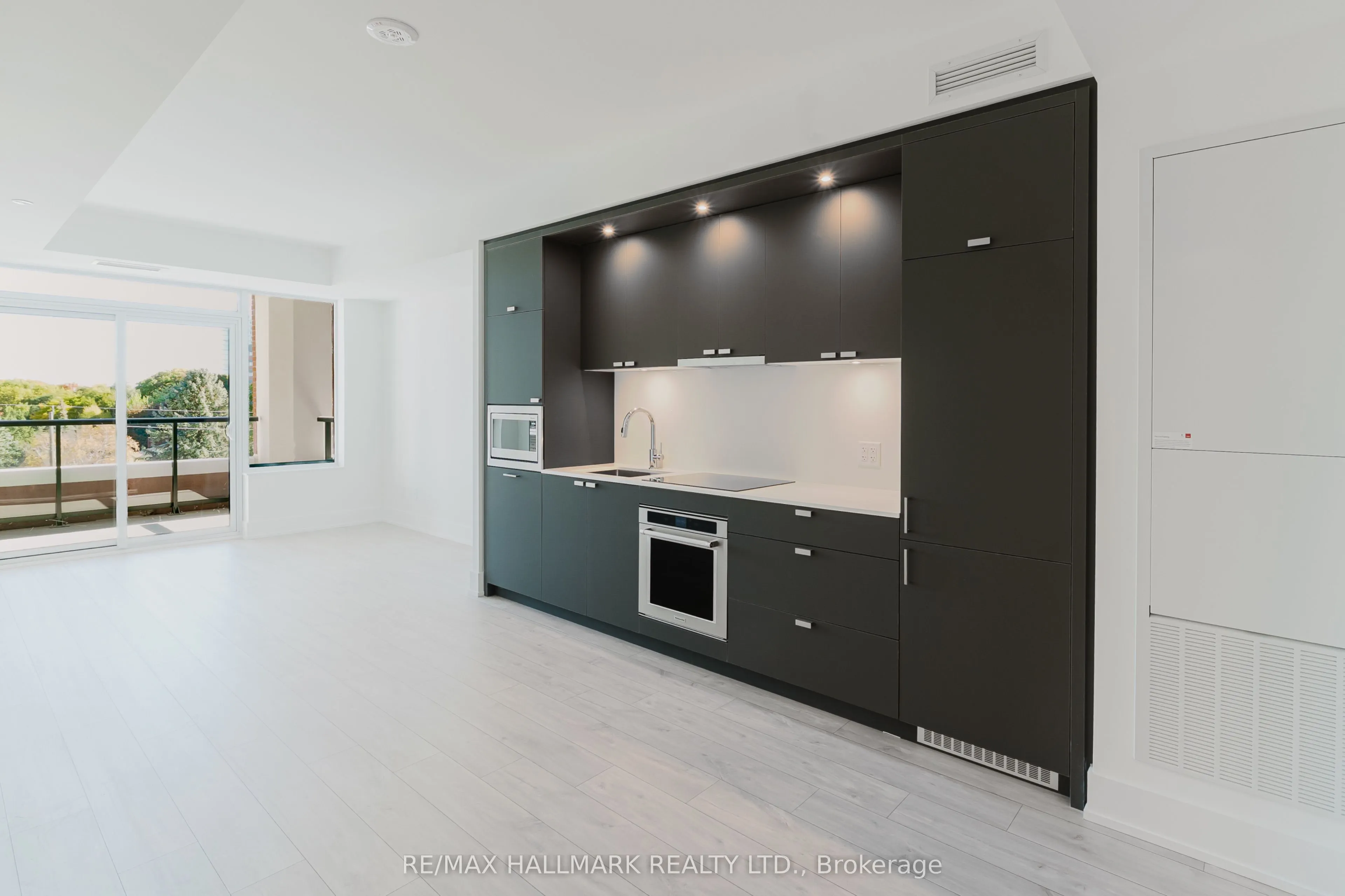 259 THE KINGSWAY, #427