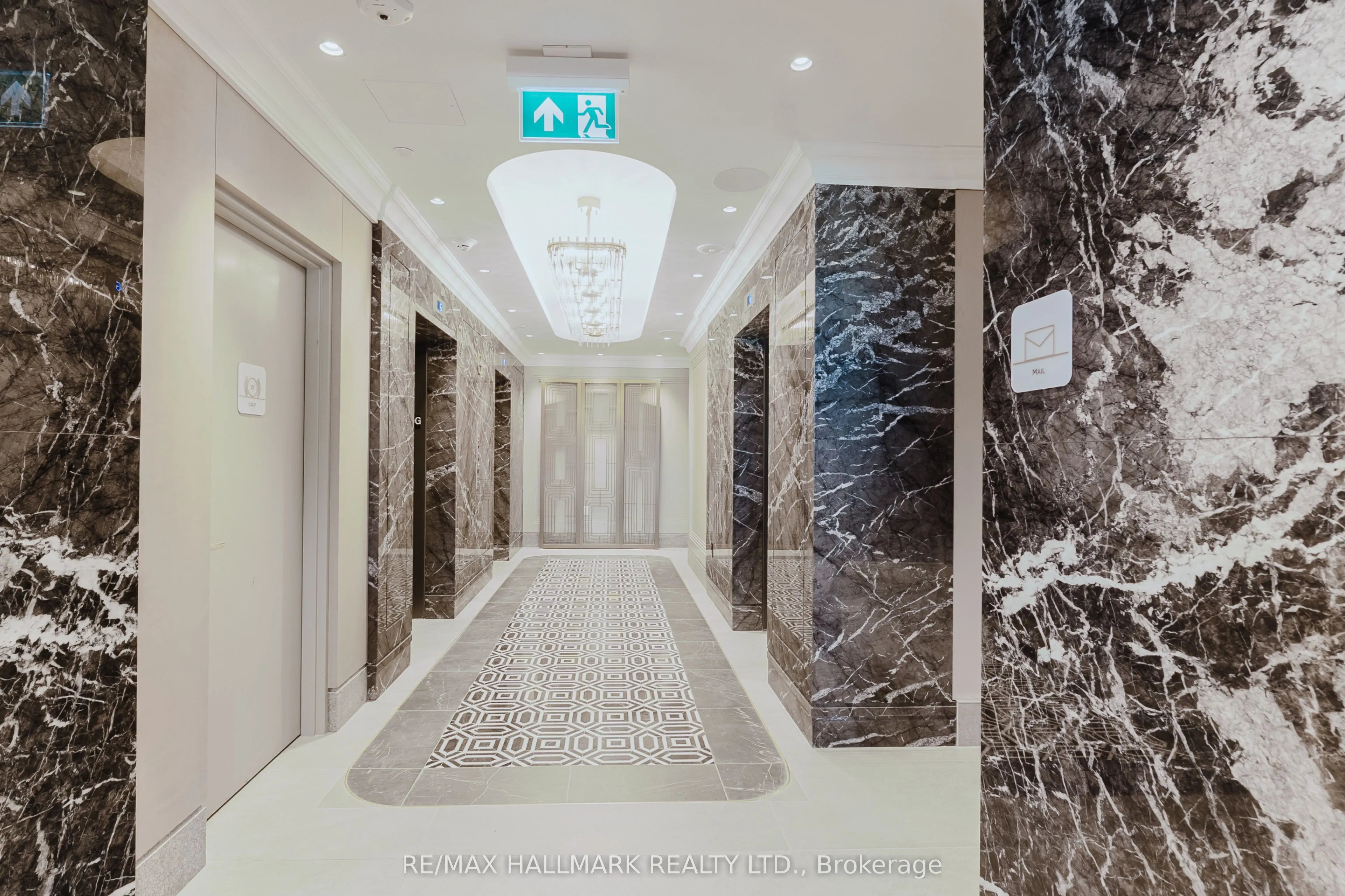 259 THE KINGSWAY, #427