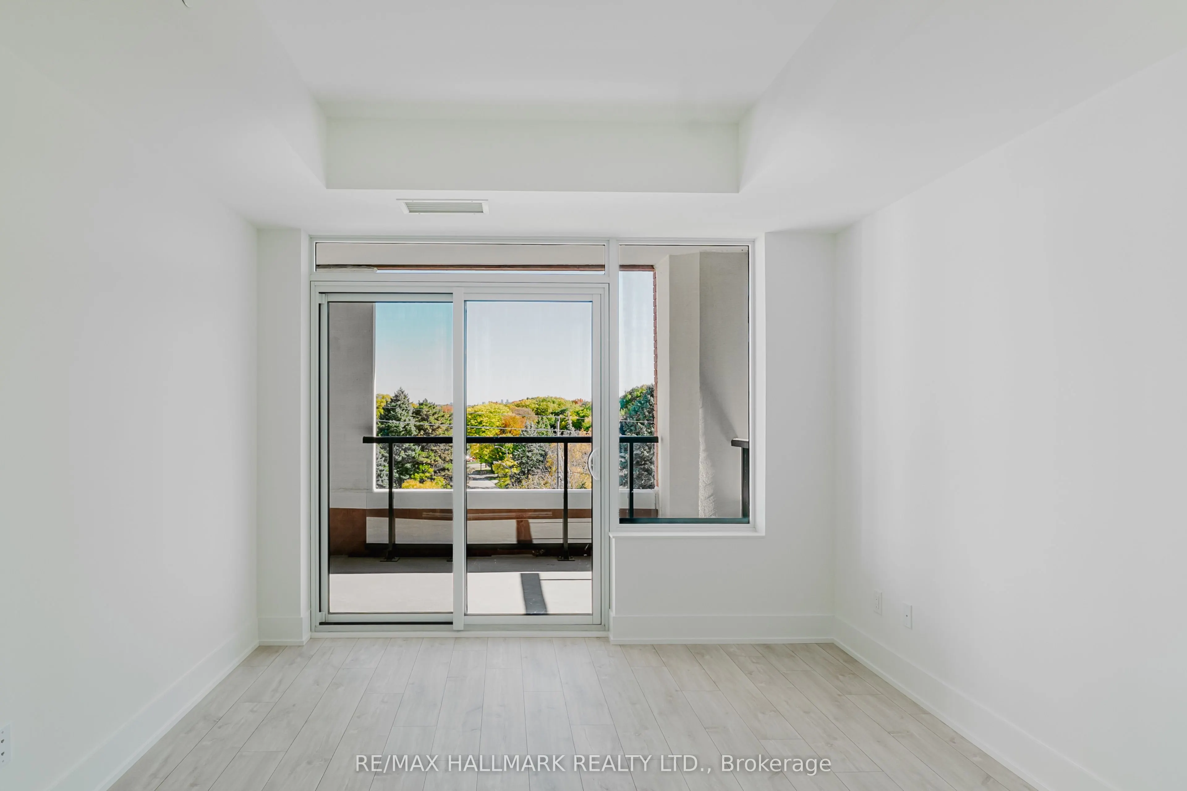 259 THE KINGSWAY, #427