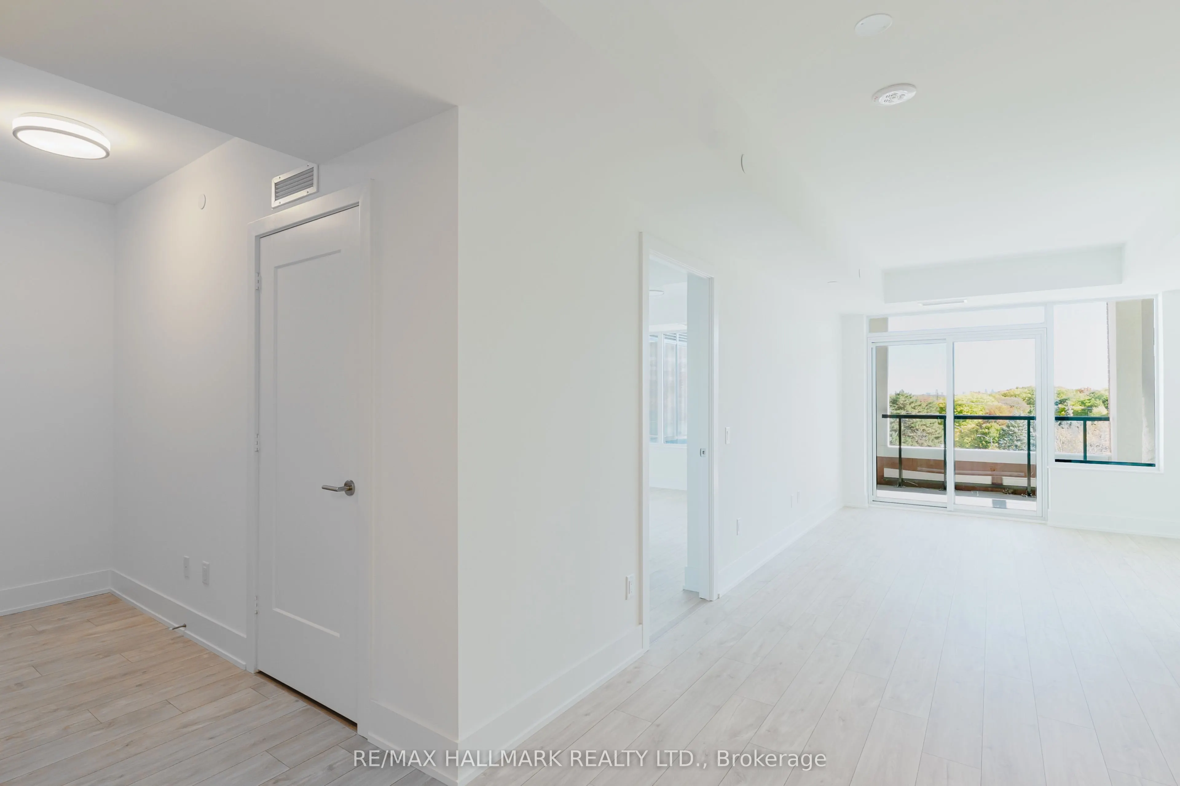 259 THE KINGSWAY, #427