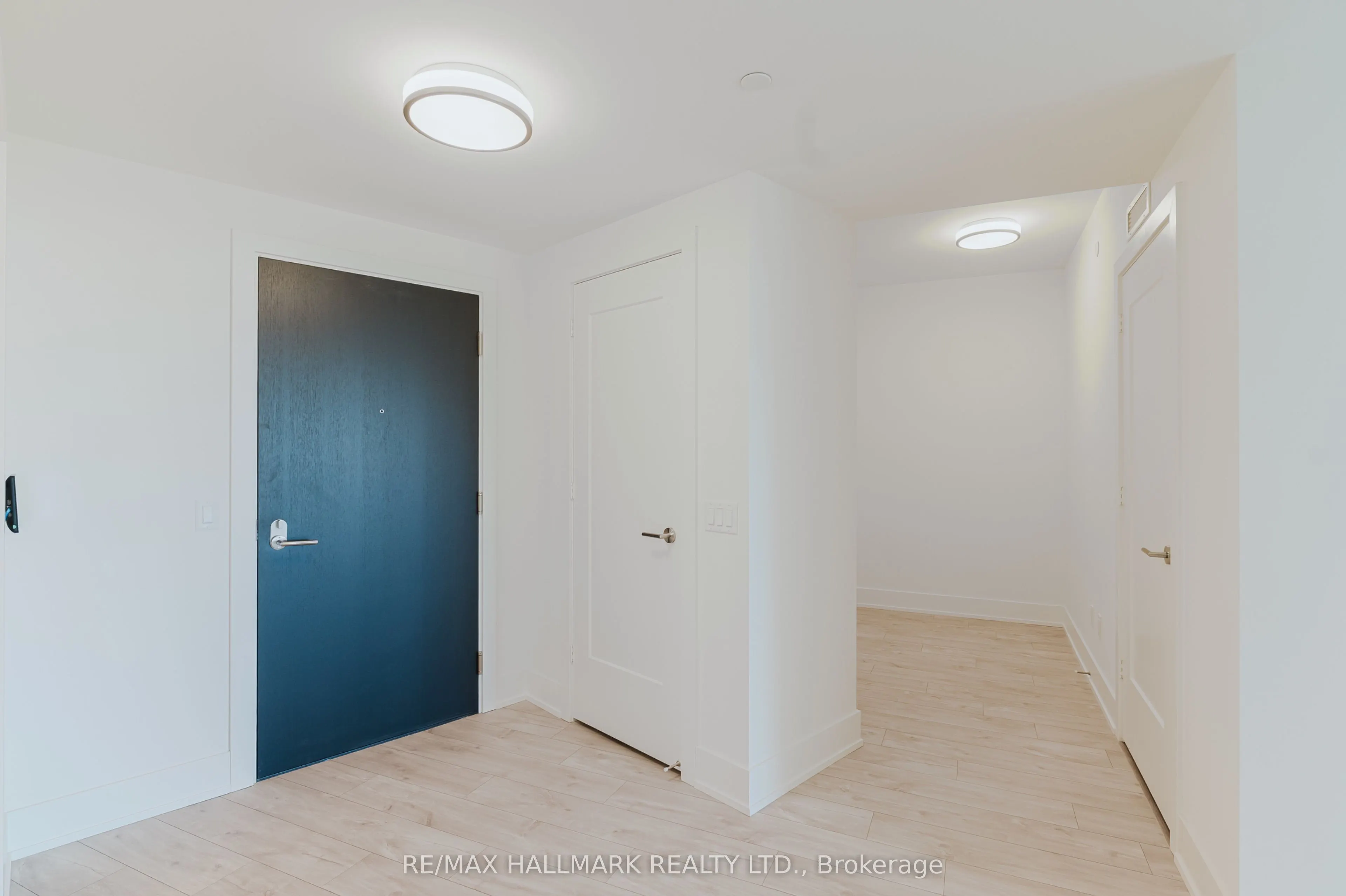 259 THE KINGSWAY, #427