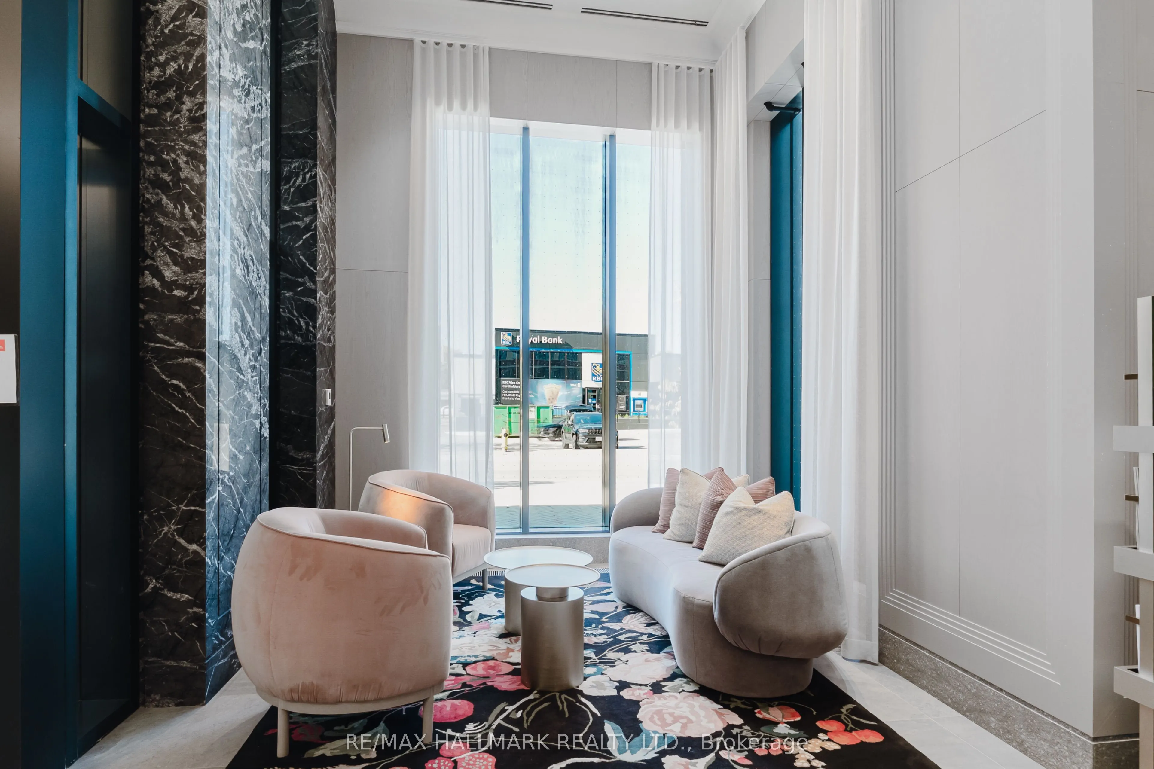 259 THE KINGSWAY, #427