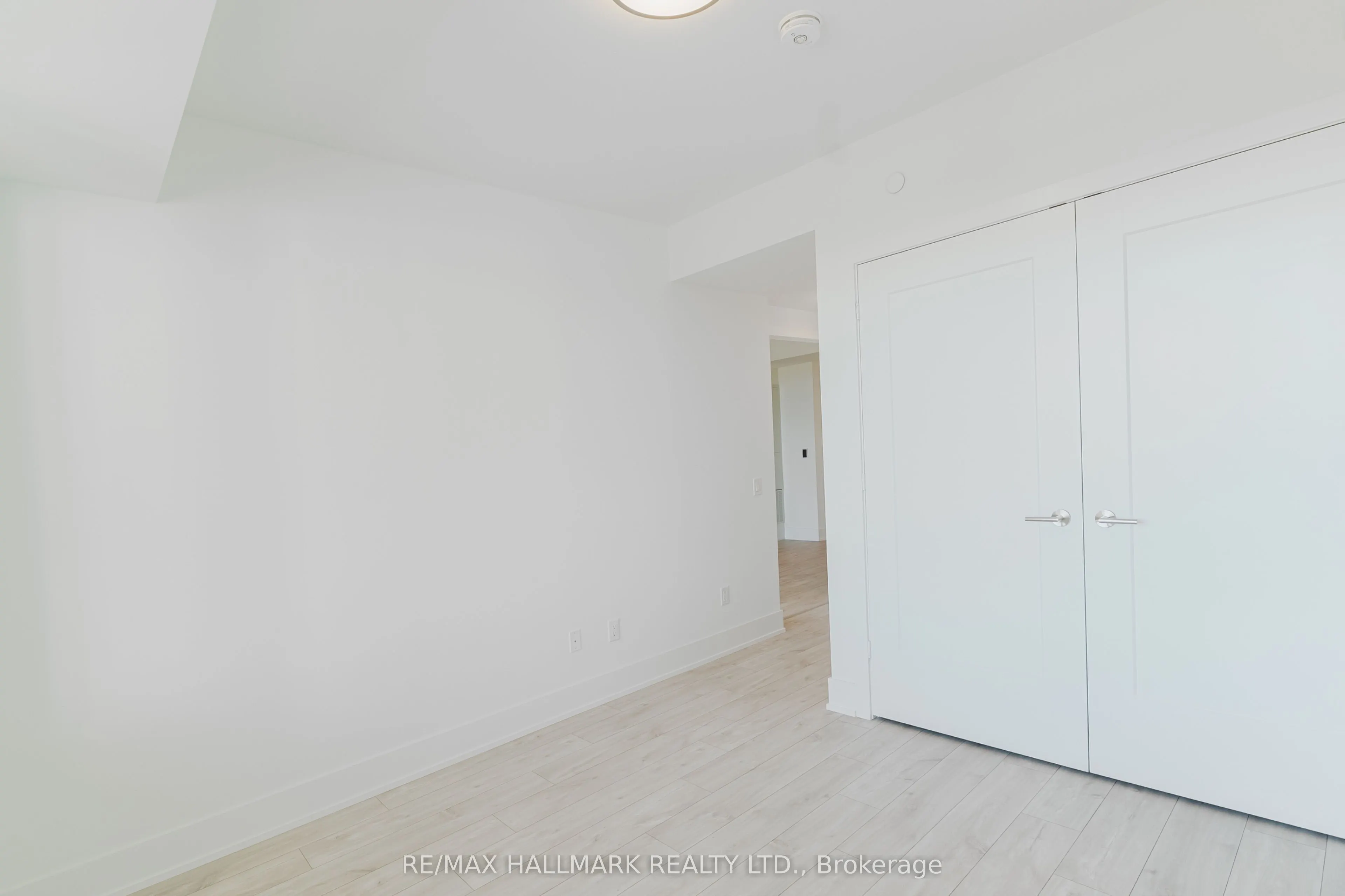 259 THE KINGSWAY, #427